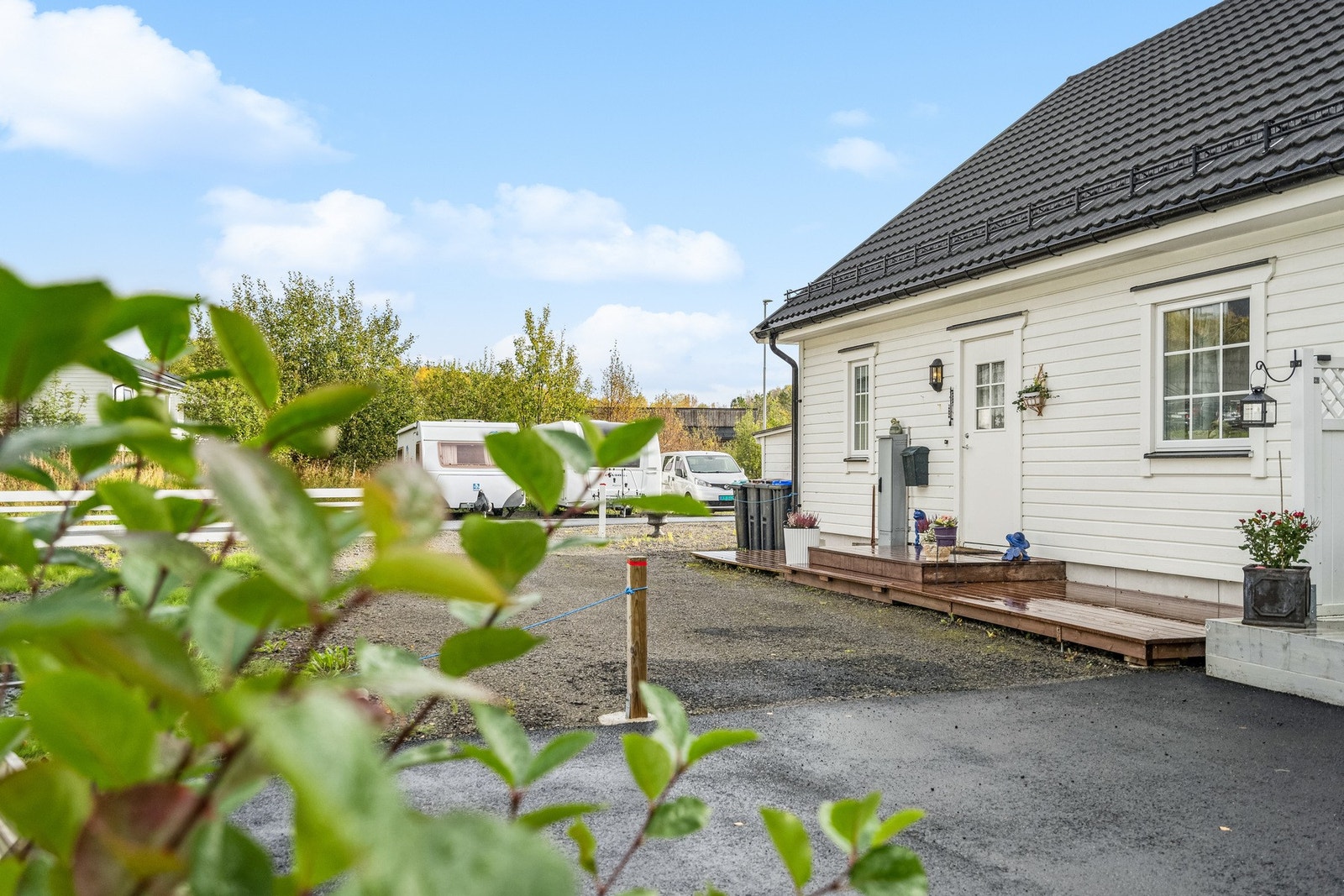 Boligen fremstår i god stand og har en praktisk planløsning over 2 etasjer. Galleribilde