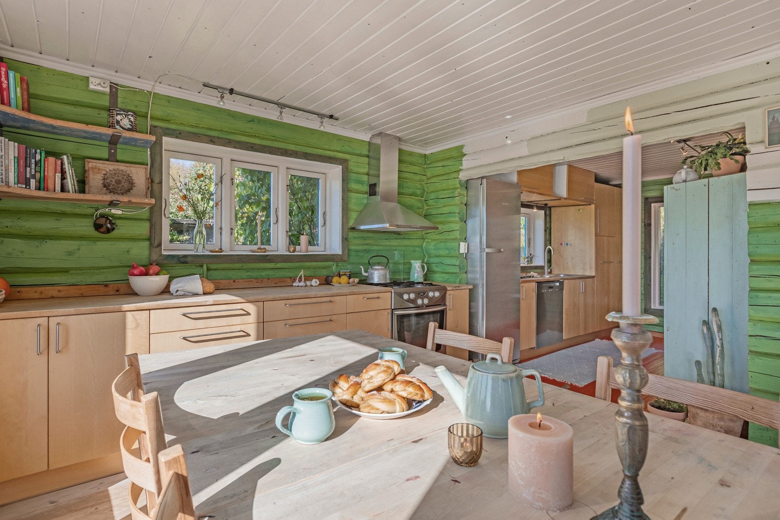 Kjøkkenet er delt i to rom Galleribilde