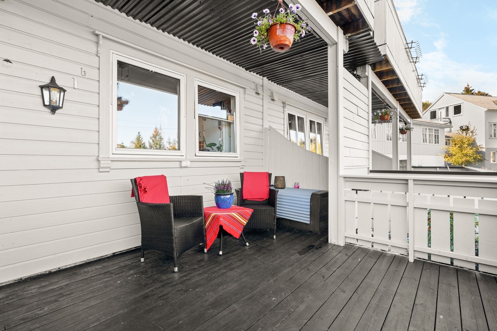 Her er det god plass til å møblere med blant annet sittegruppe og grill. Galleribilde