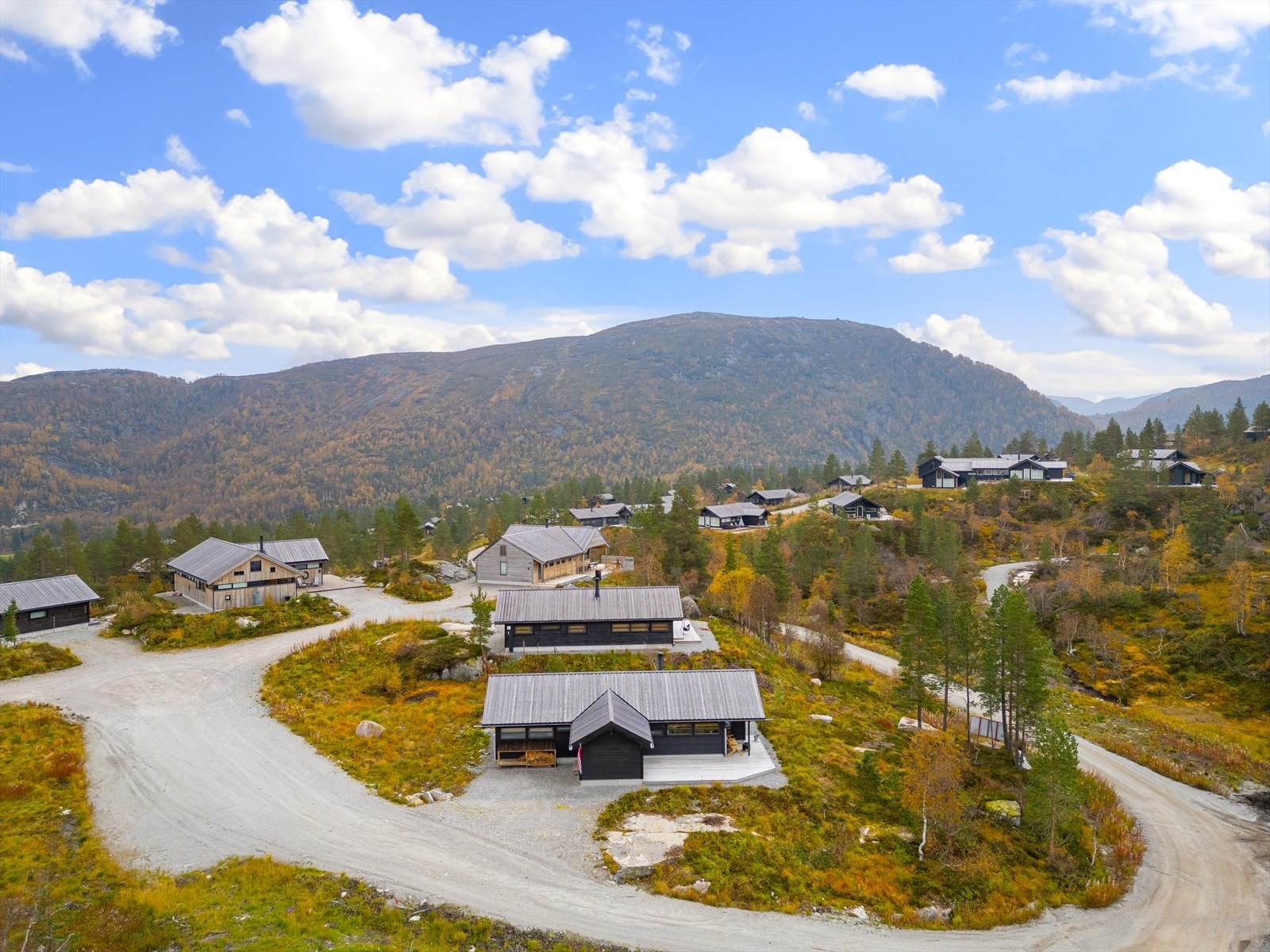 Løypenettet tar deg kjapt til Sinnes, og om man vil lenger så til Haugen, Hønedalen, Kvæven eller ned til Sageneset opp Solheimsdalen og mot Donsen. Galleribilde