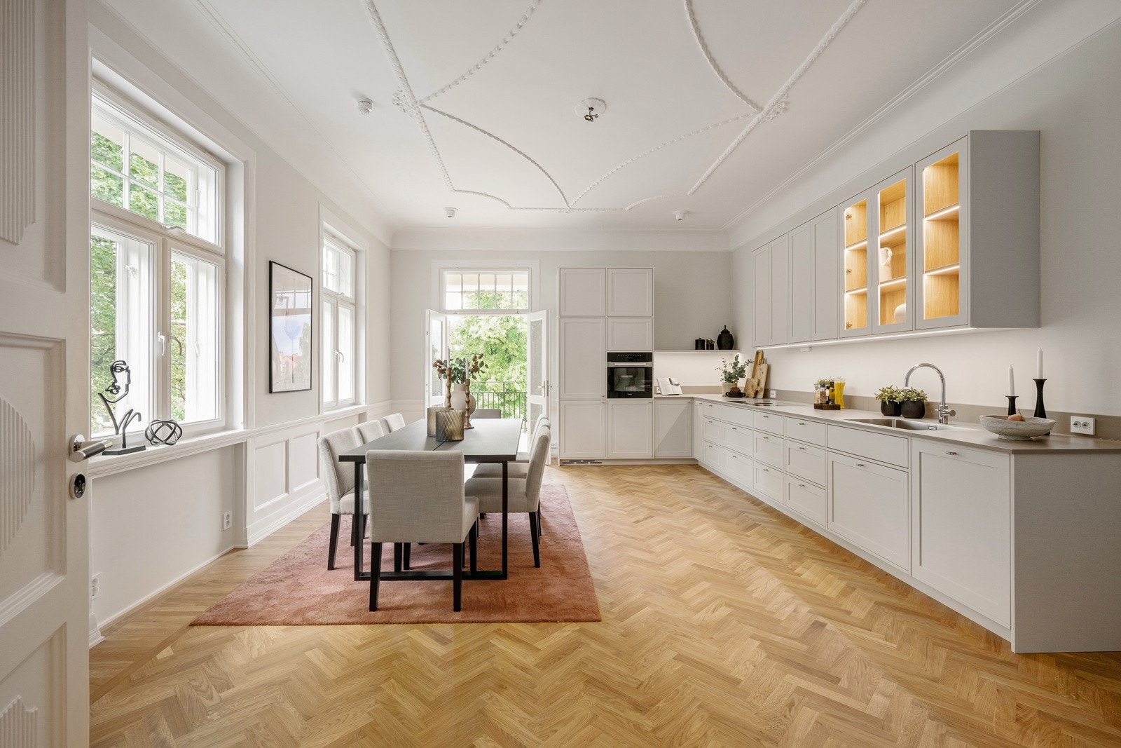 Stor plass til spisebord Galleribilde