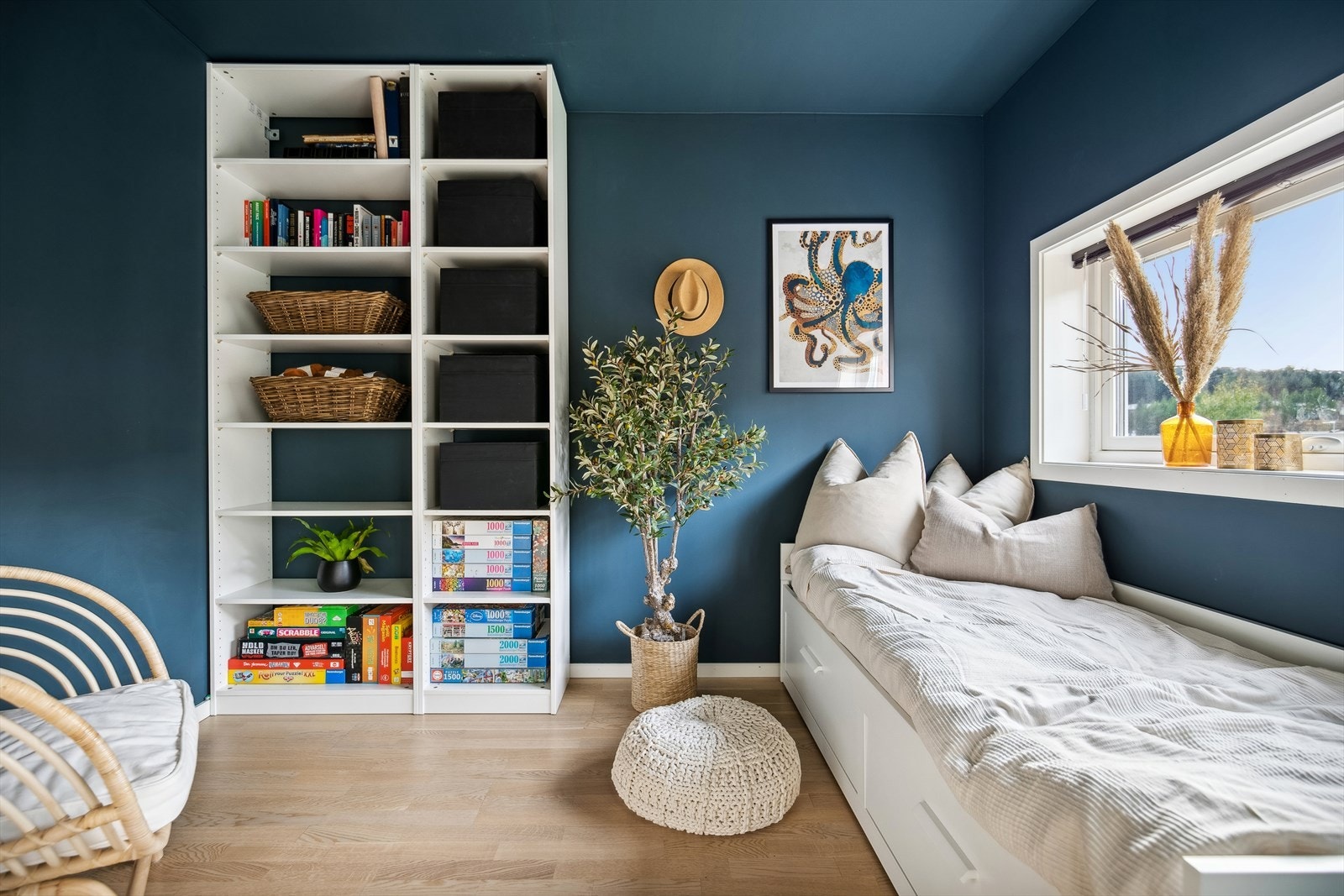 Soverommene fremstår som lyse og fine soverom. Galleribilde