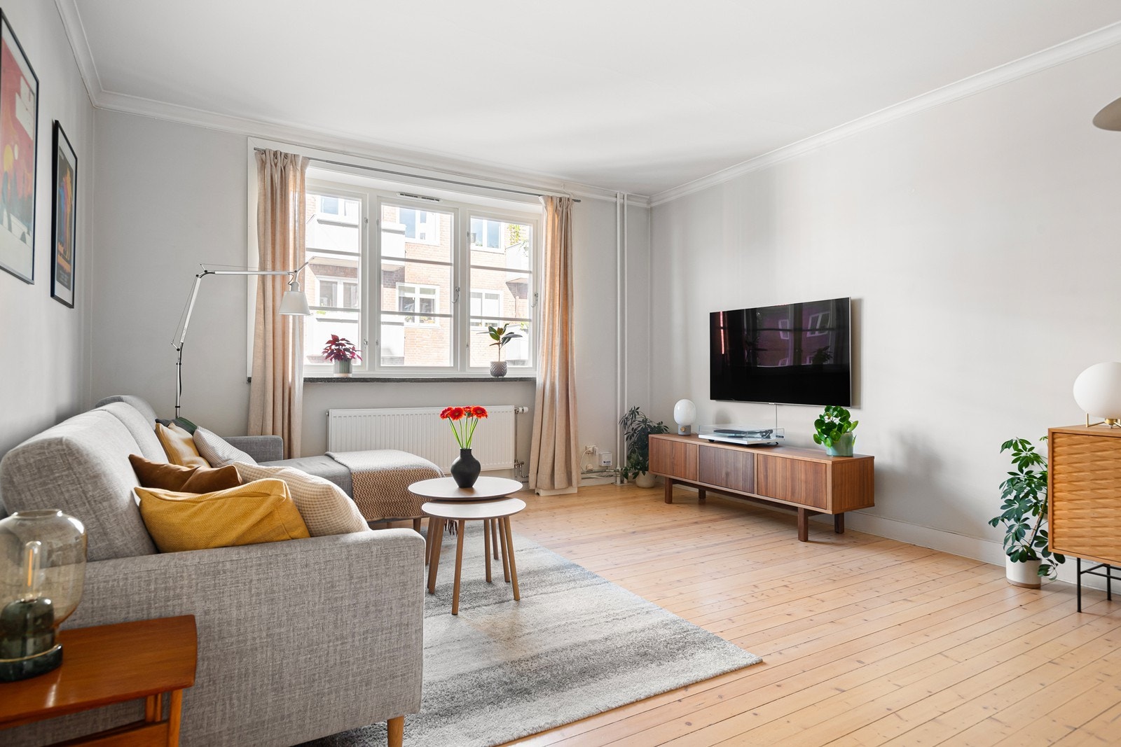 Alle leilighetens vinduer er nye i 2018, balkonger er nye fra 2019 Galleribilde