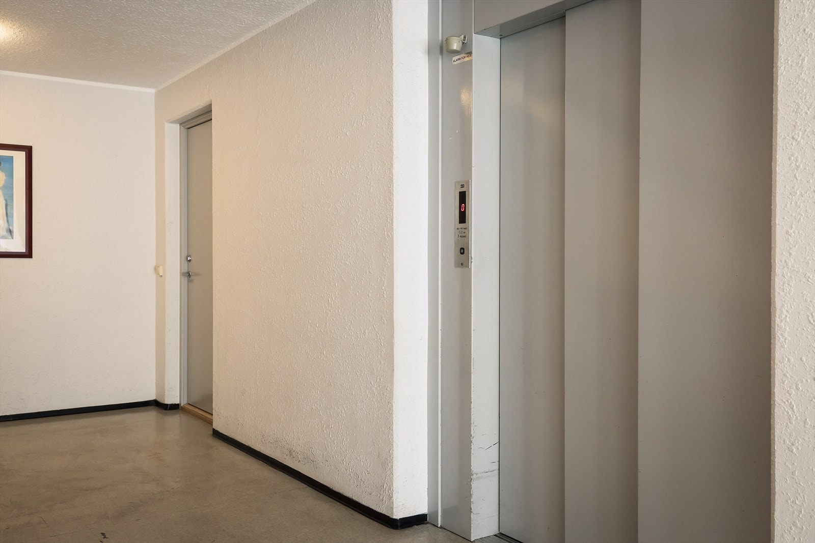 Det er heis i oppgang 84A som kan disponeres av beboerne i oppgang 82A. Galleribilde