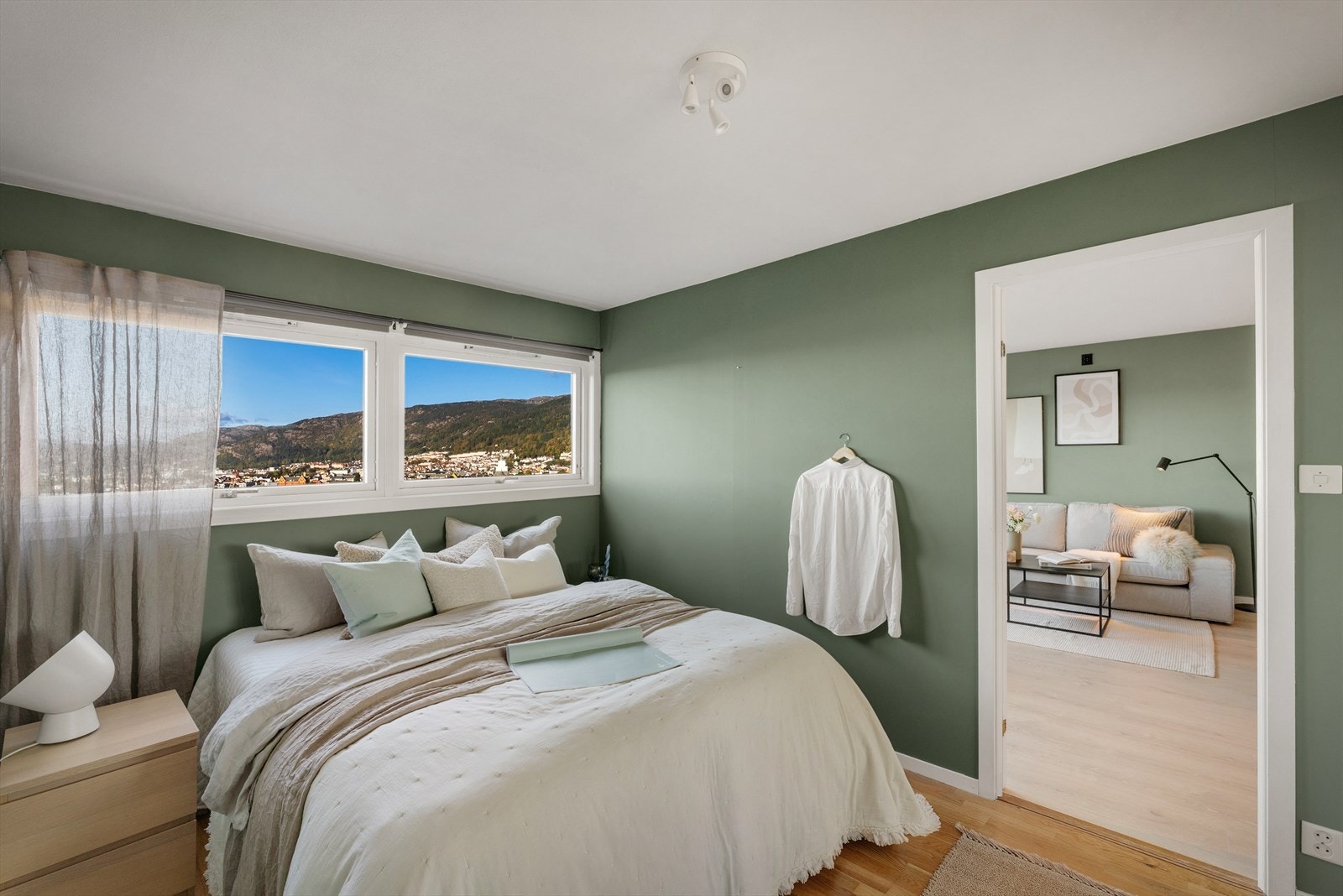 - Soverommet er av god størrelse på hele 11,1 m² - Galleribilde