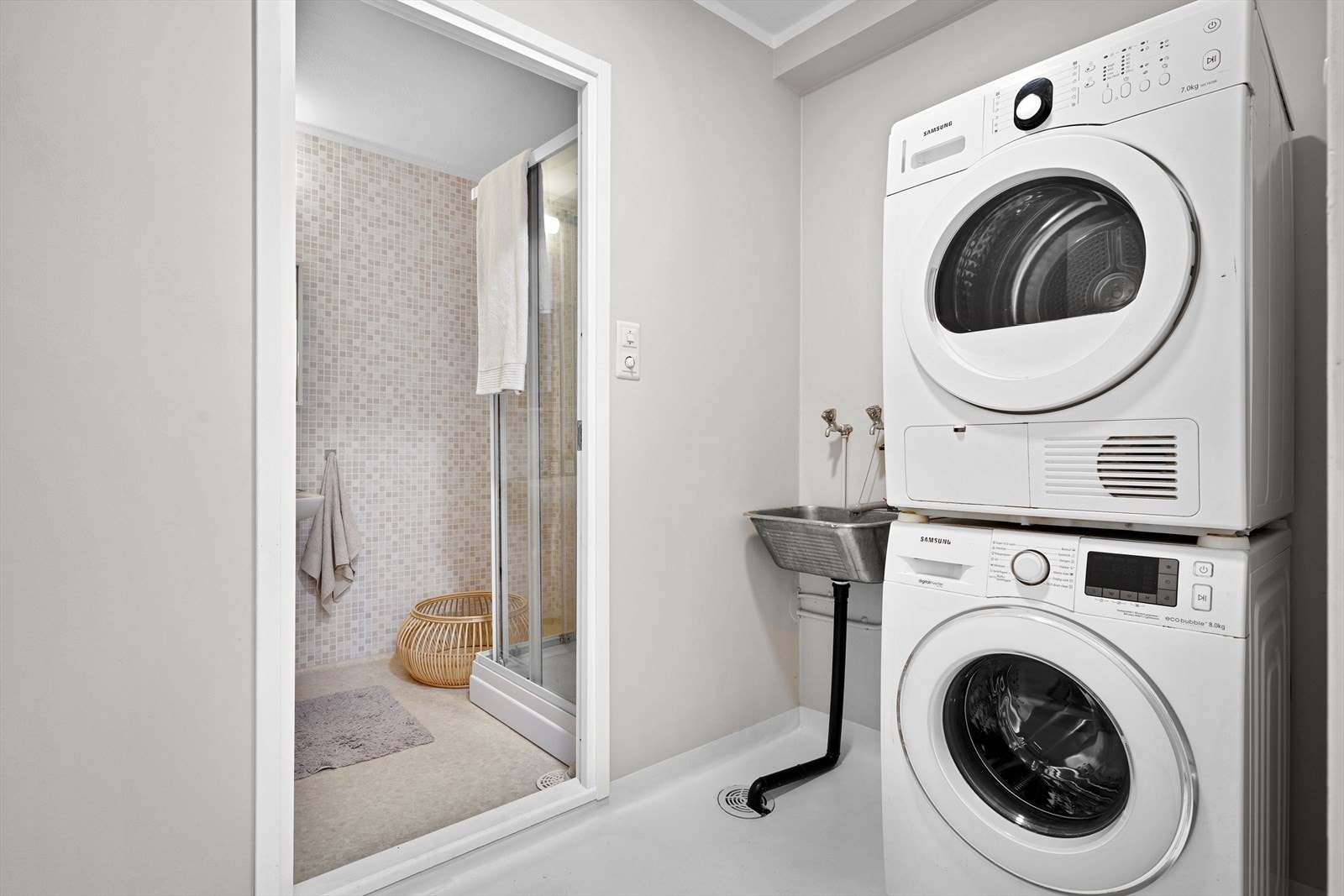 Vaskerom med egen utslagsvask Galleribilde