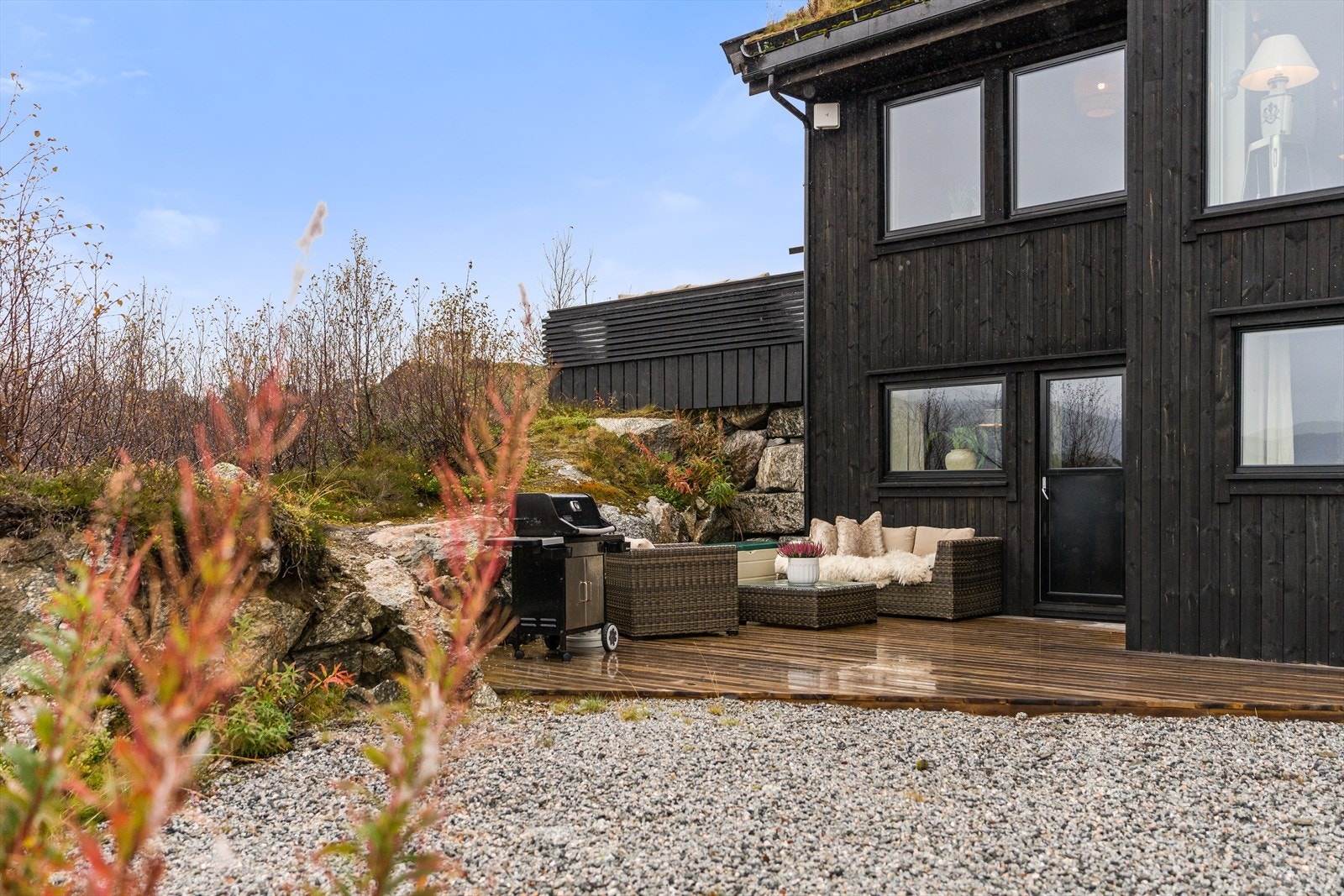 Terrasse utenfor kjellerstue Galleribilde