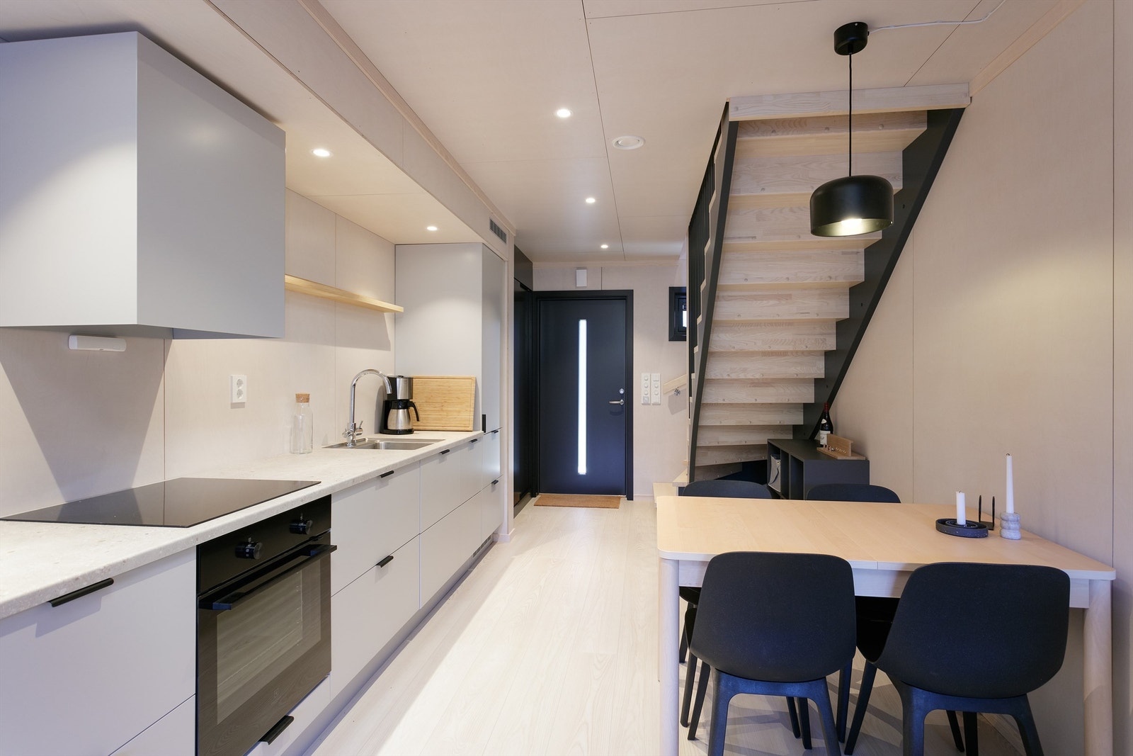 Det er tilrettelagt for spisebord i tilknytning til kjøkken Galleribilde