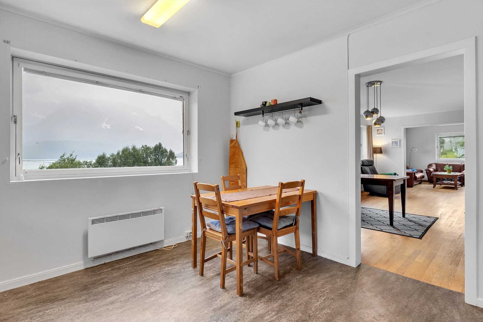 plass til spisegruppe også på kjøkkenet Galleribilde