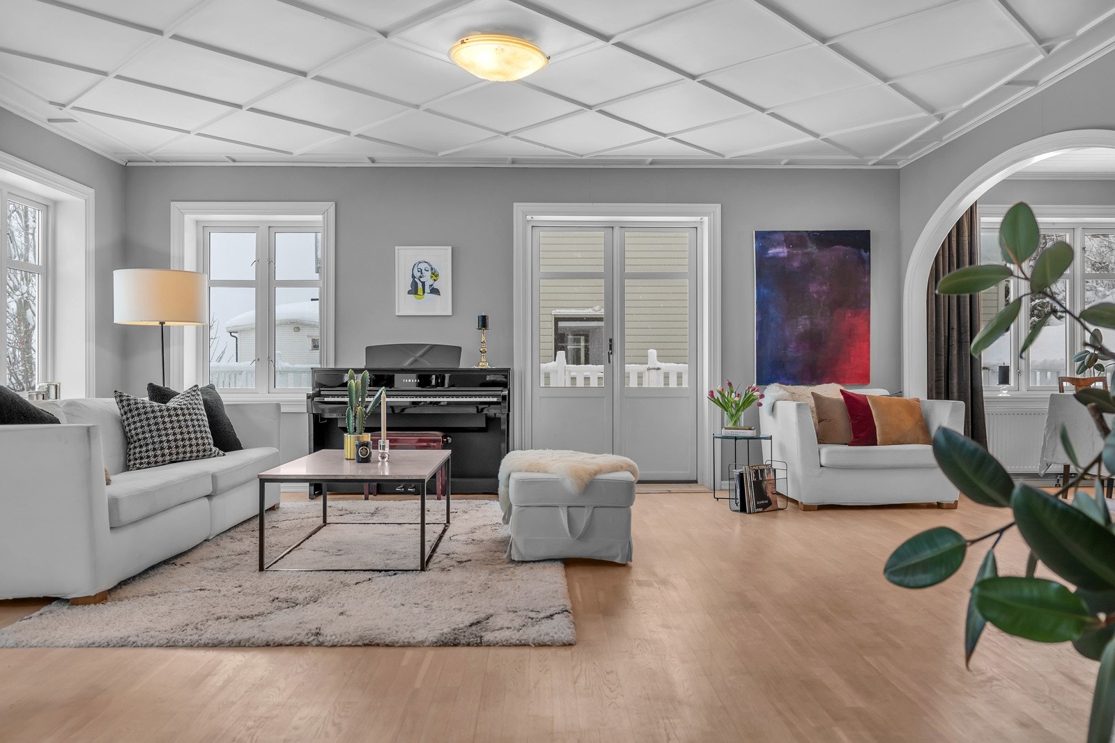 Herfra går du ut til stor veranda Galleribilde