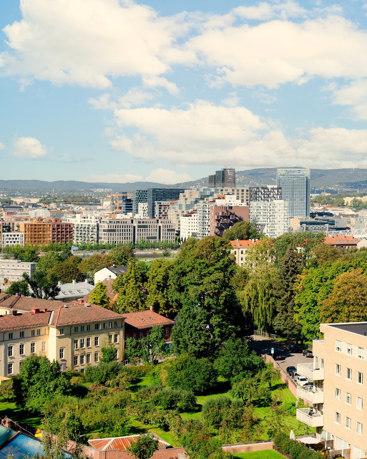 Her bor du i den "nye" delen av Gamlebyen, som for mange også er den hyggeligste - ikke rart på utsynet å bedømme. Galleribilde