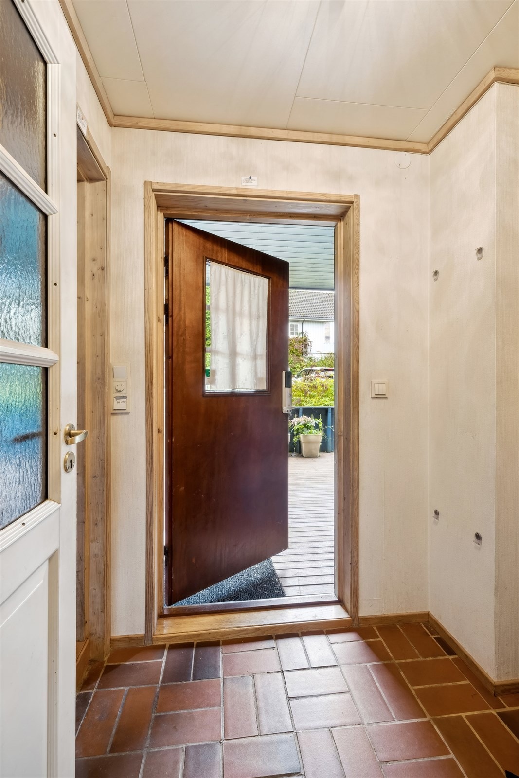 Velkommen inn! Entré med varmekabler i gulv Galleribilde