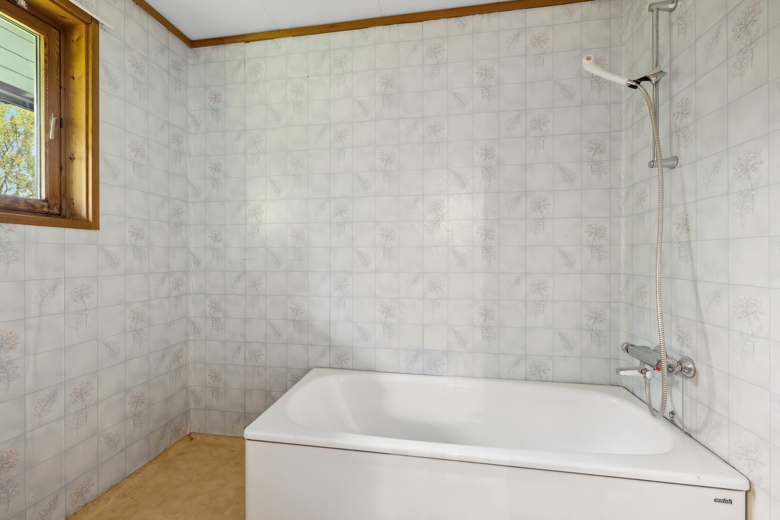 Badekar med dusjløsning Galleribilde