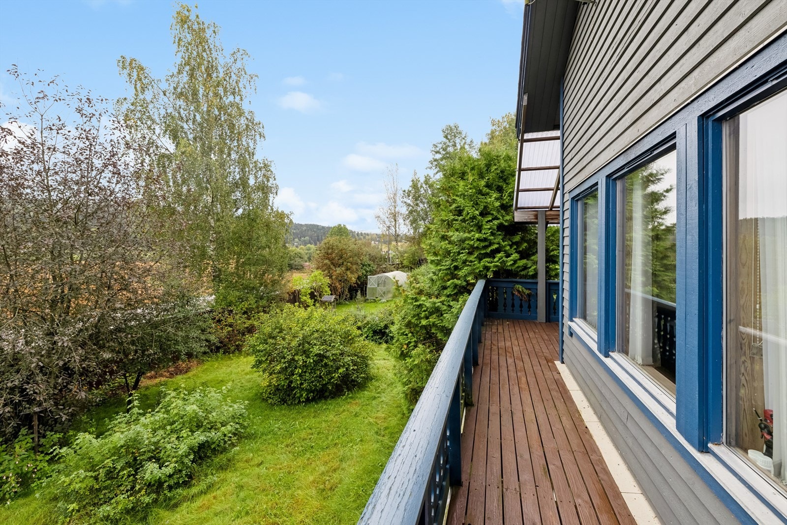 God plass for utemøblement Galleribilde