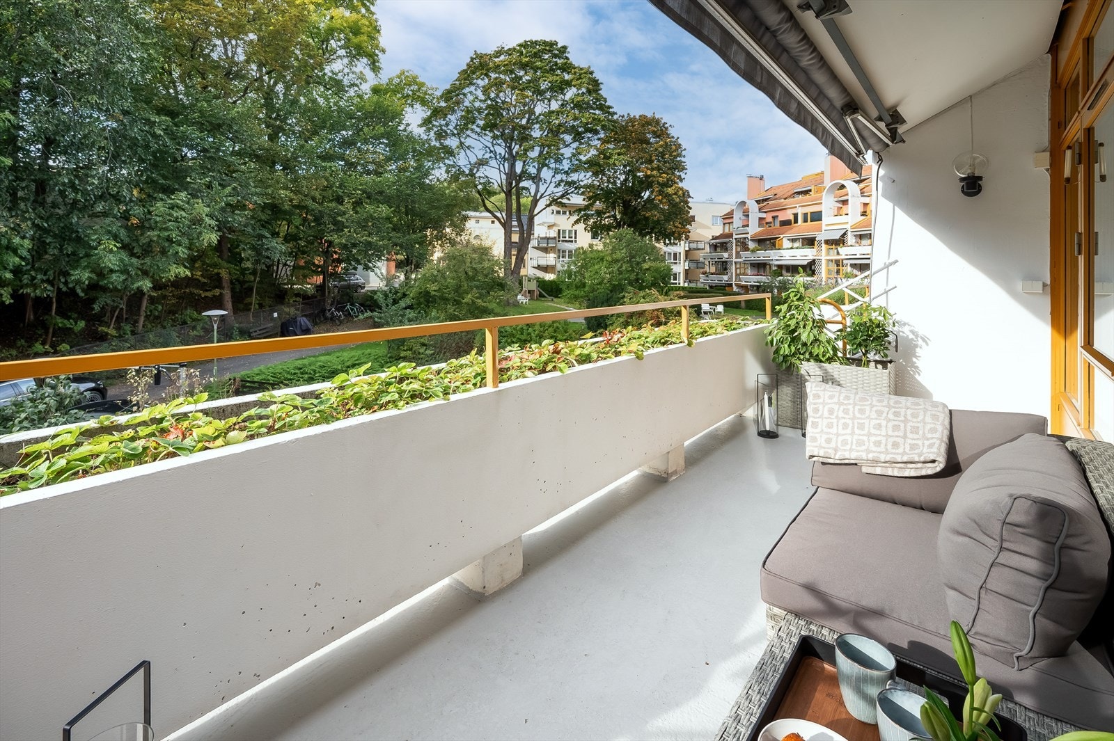 Her er det god plass til utemøbler, grill og planter. Galleribilde
