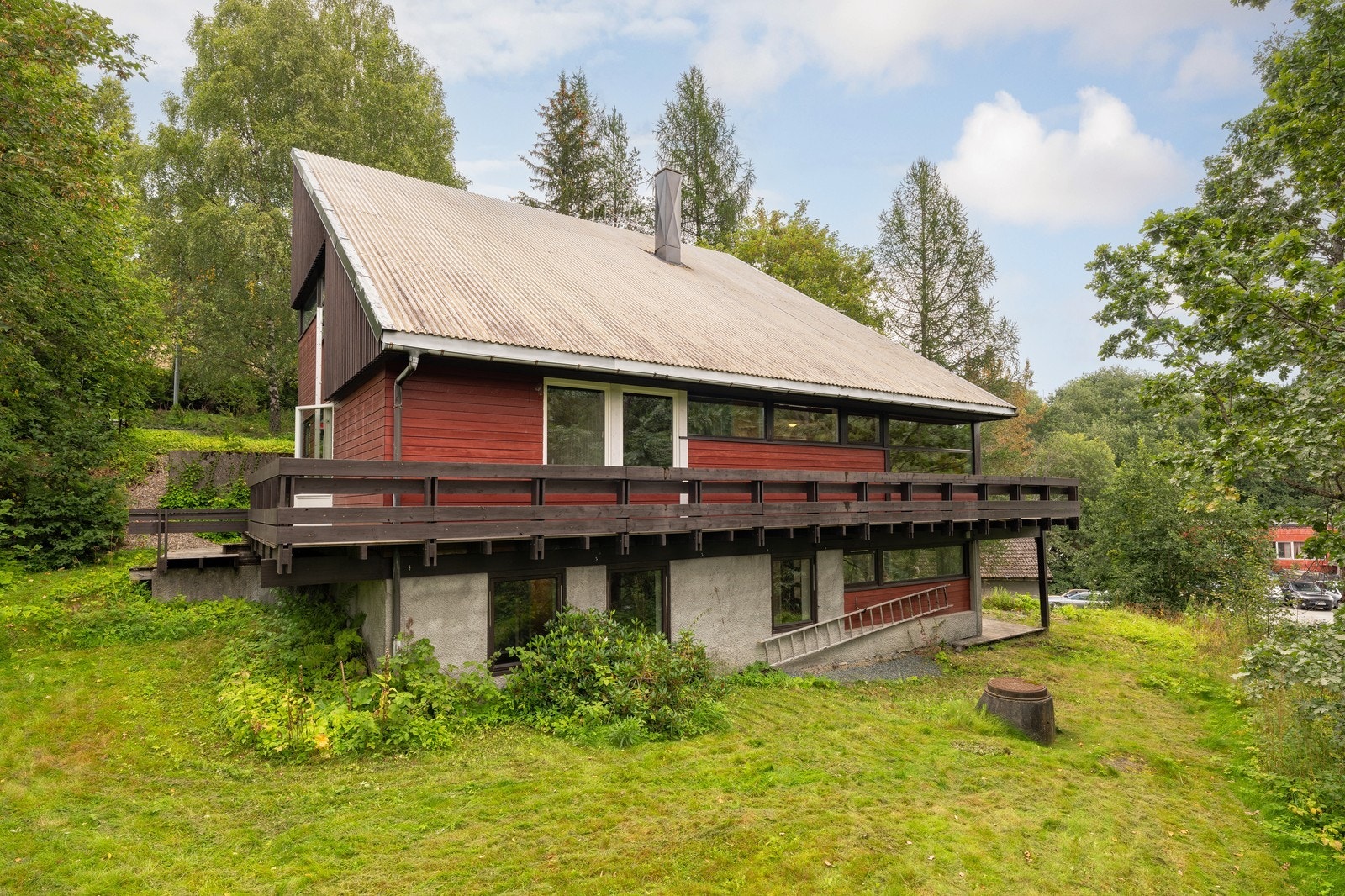 Fasade - med hage Galleribilde