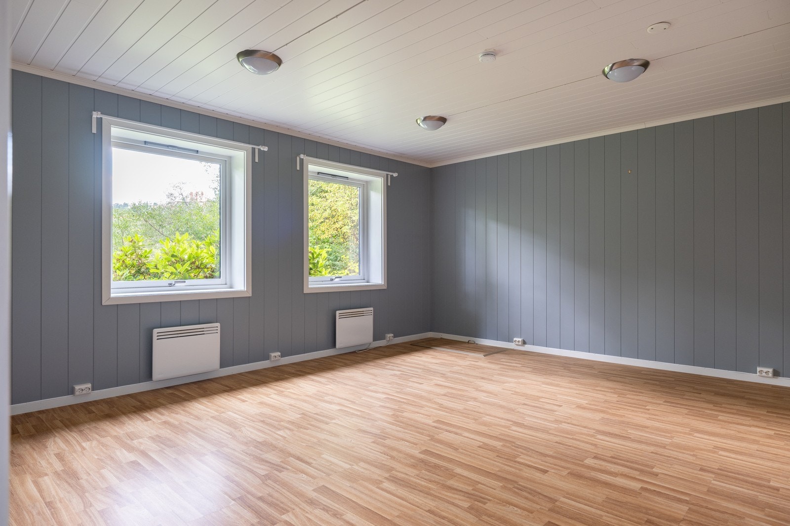 Disp. rom brukt som kontor Galleribilde