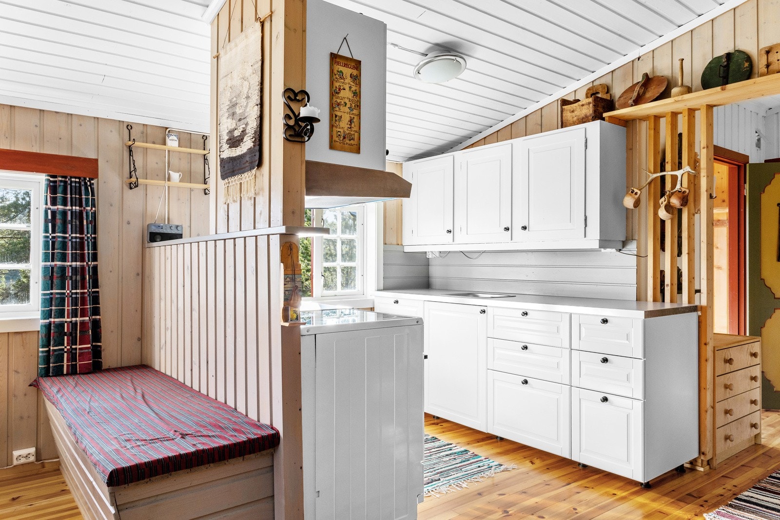 Kjøkken fra 2018. Komfyr medfølger. Galleribilde