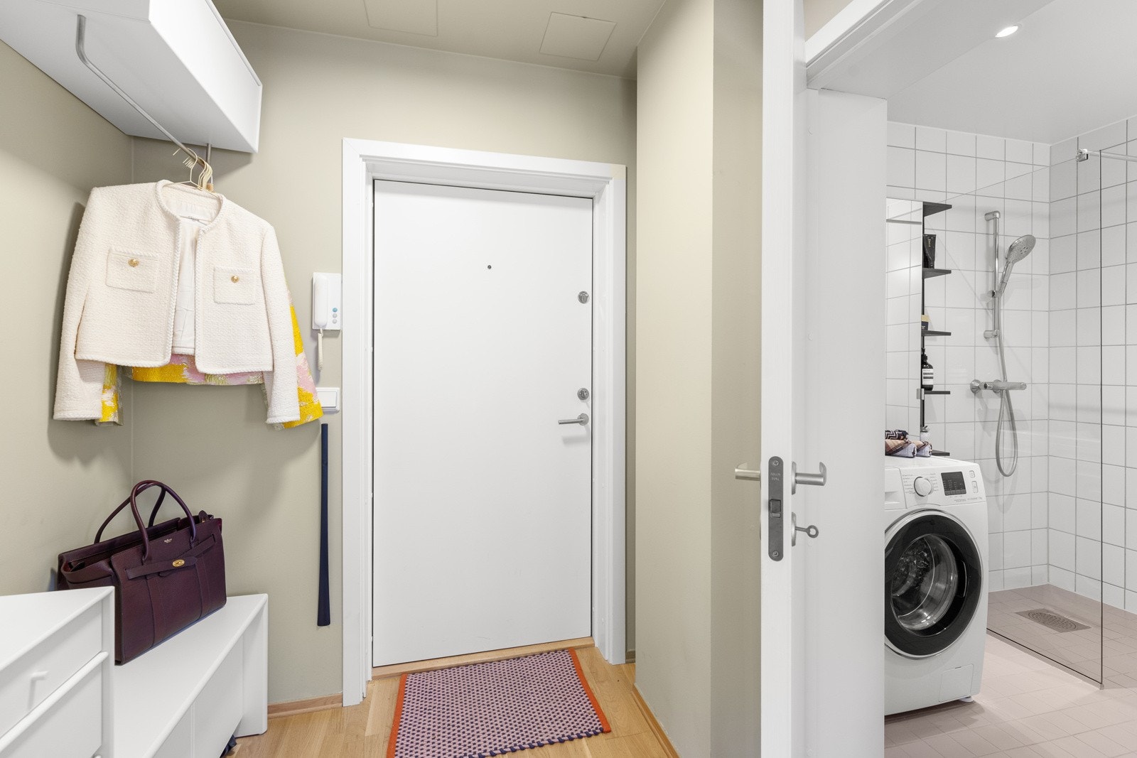 Leiligheten disponerer også en kjellerbod på ca. 5 m². Det er enkel adkomst fra bakkeplan via heisen i bygget Galleribilde