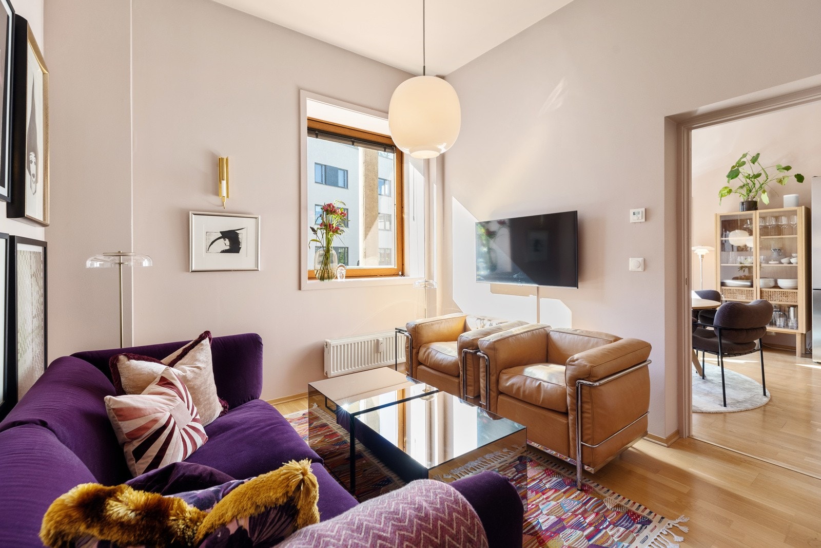 Det er god plass til ønsket møblement i rommet Galleribilde