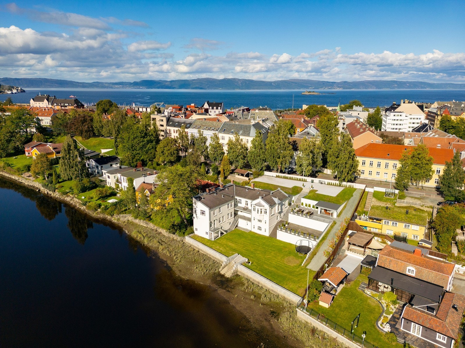 Et liv i sentrum legger godt til rette for kulturopplevelser av alle slag, og boligen har ekstra kort gangavstand til Trøndelag Teater, Prinsen kino og Nidarosdomen. Galleribilde
