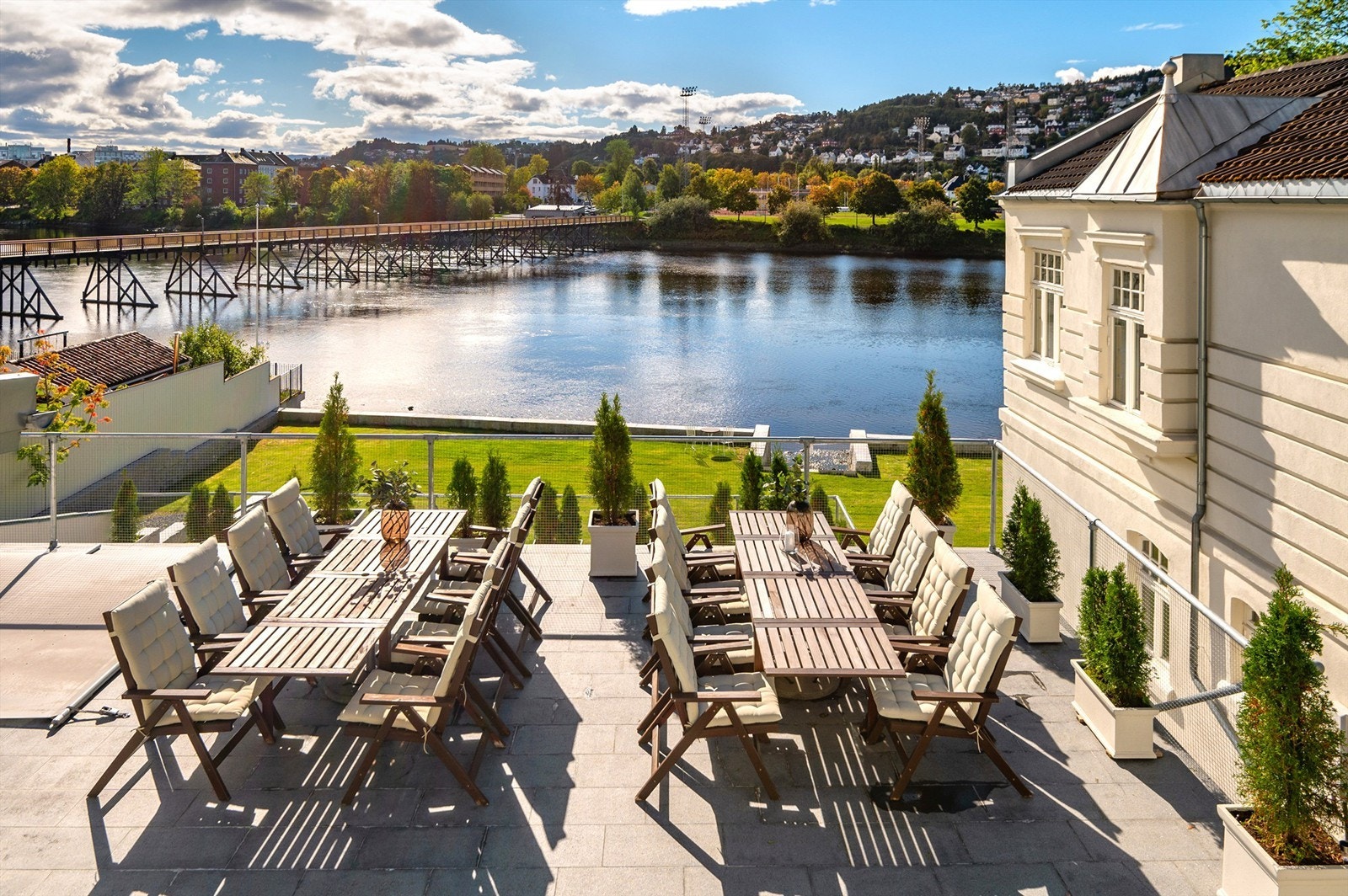 Rolige, skjermede omgivelser fra terrassen. Galleribilde