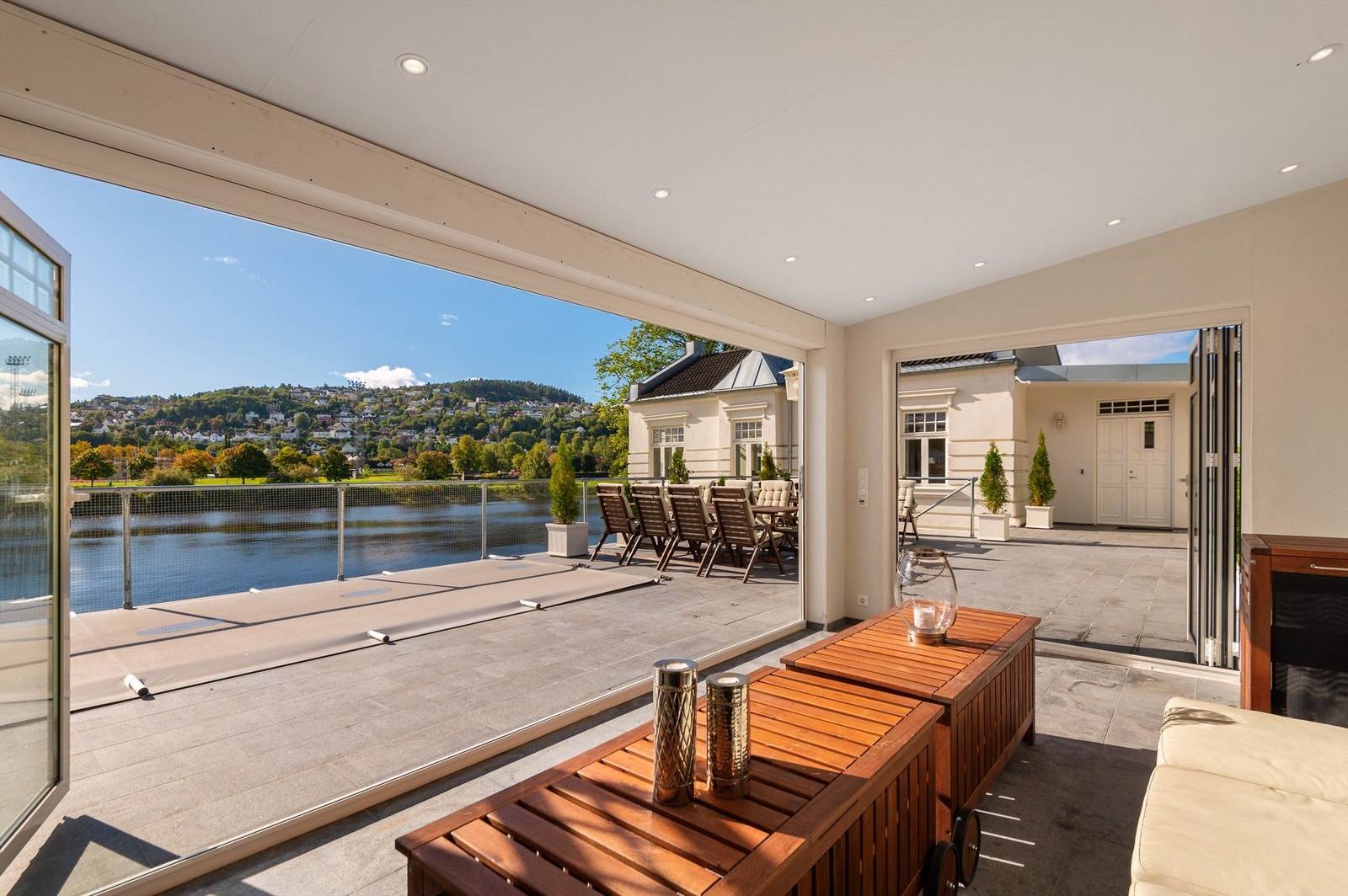 Terrasse. Galleribilde