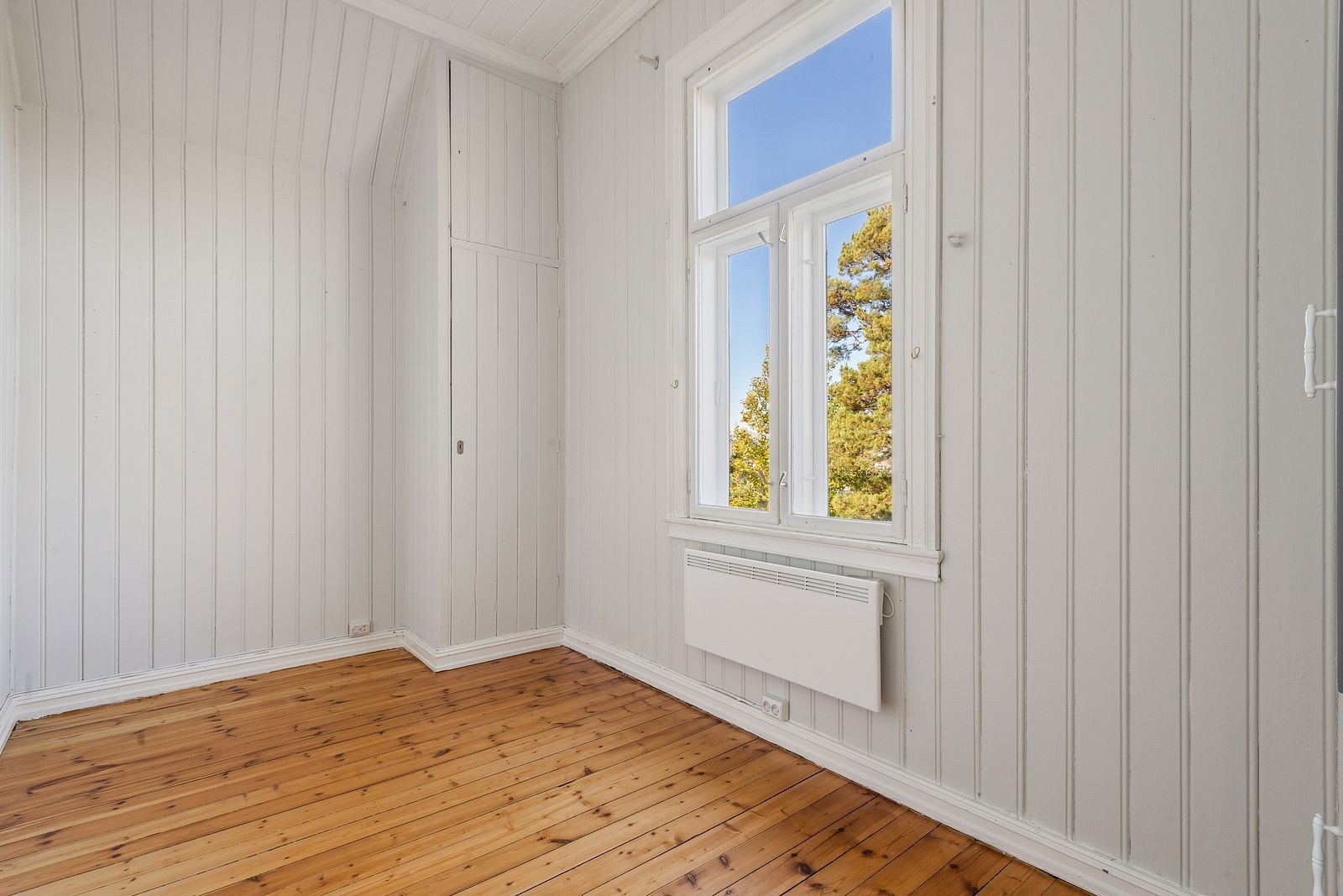 Soverom 3 – perfekt for gjester eller som et ekstra kontor. Galleribilde