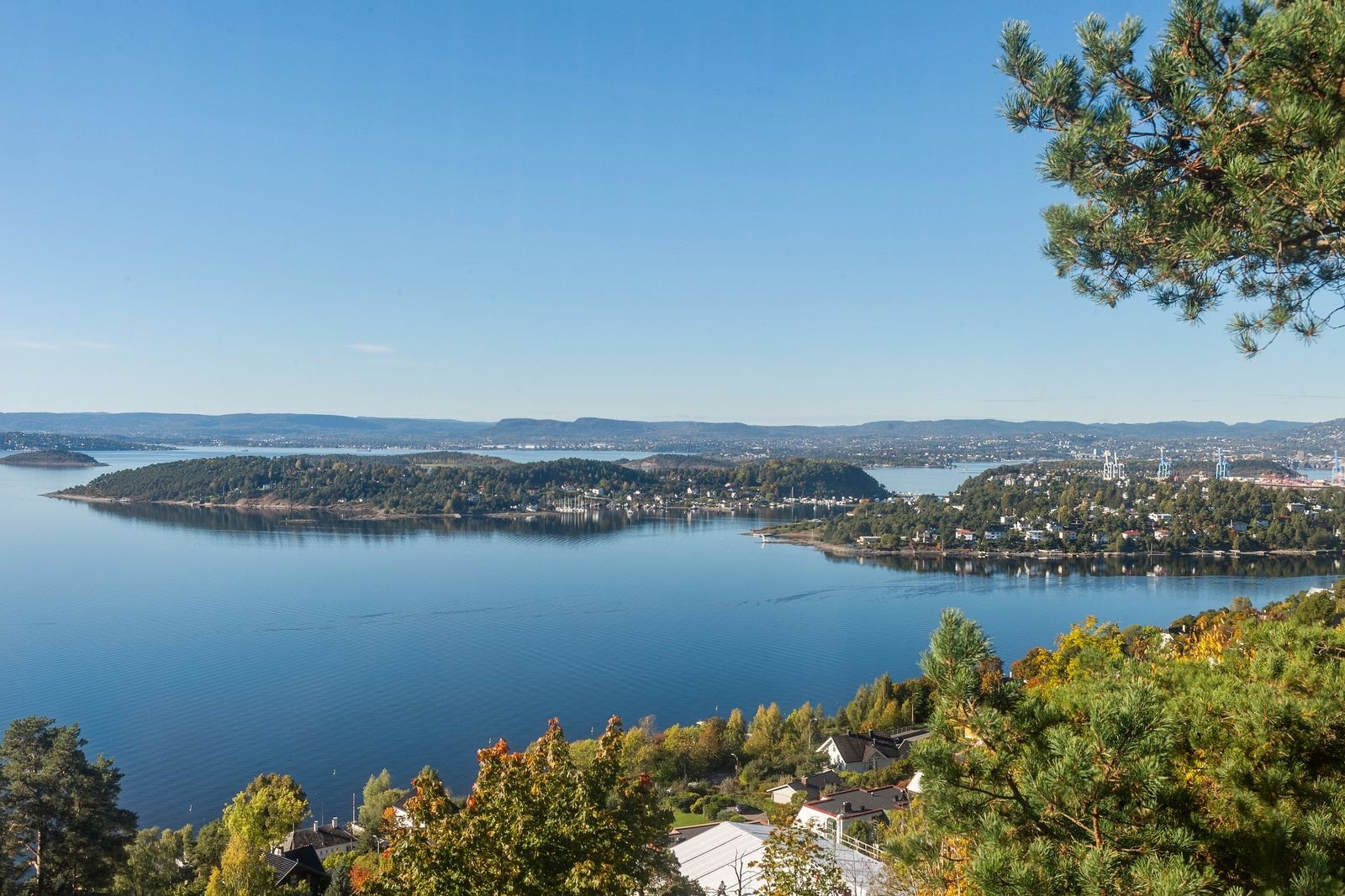 Fantastisk utsikt over Oslofjorden – nyt vakre solnedganger fra toppleiligheten. Galleribilde
