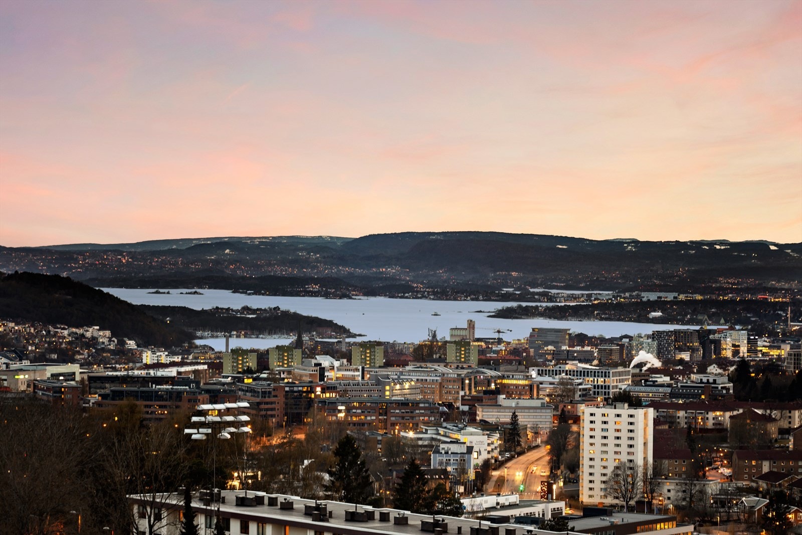 Fjordutsikt utover oslo by. Galleribilde