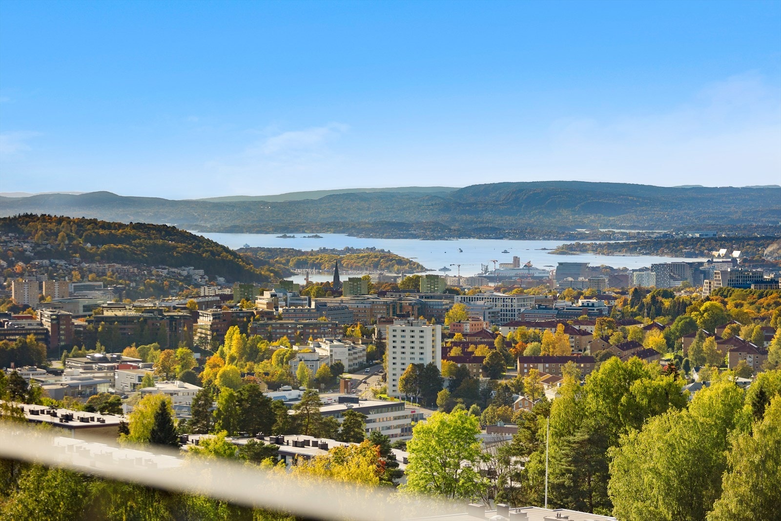 Flott utsikt fra byggets 12.etasje. Galleribilde