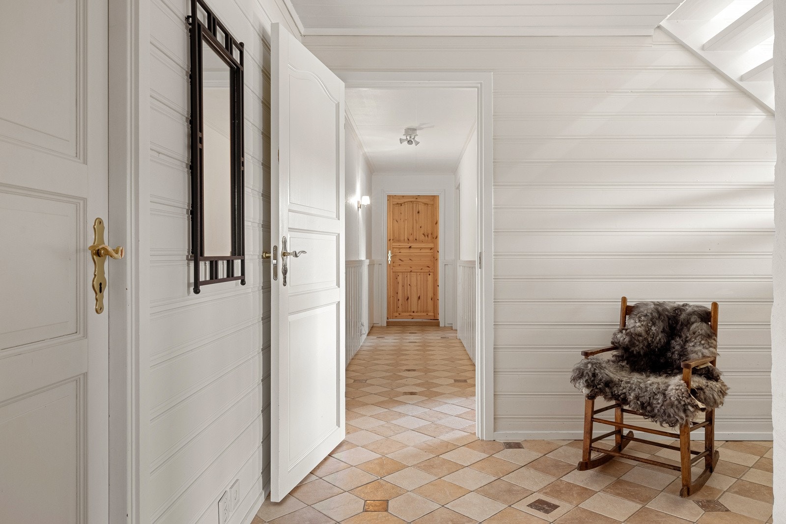 For ekstra oppbevaring er det to innvendig boder. Galleribilde