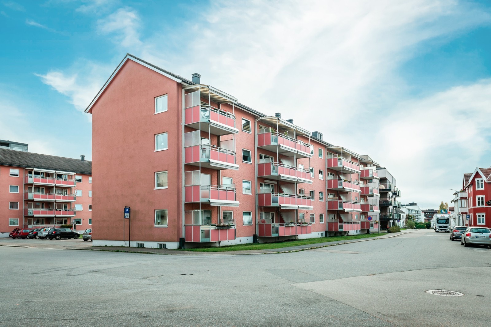 Leiligheten ligger i 1.etaje et et veldrevet borrettslag Galleribilde
