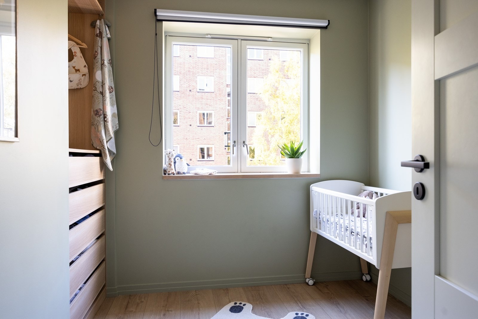 Soverom II/barnerom er det som tidligere var kjøkken i leiligheten. Galleribilde