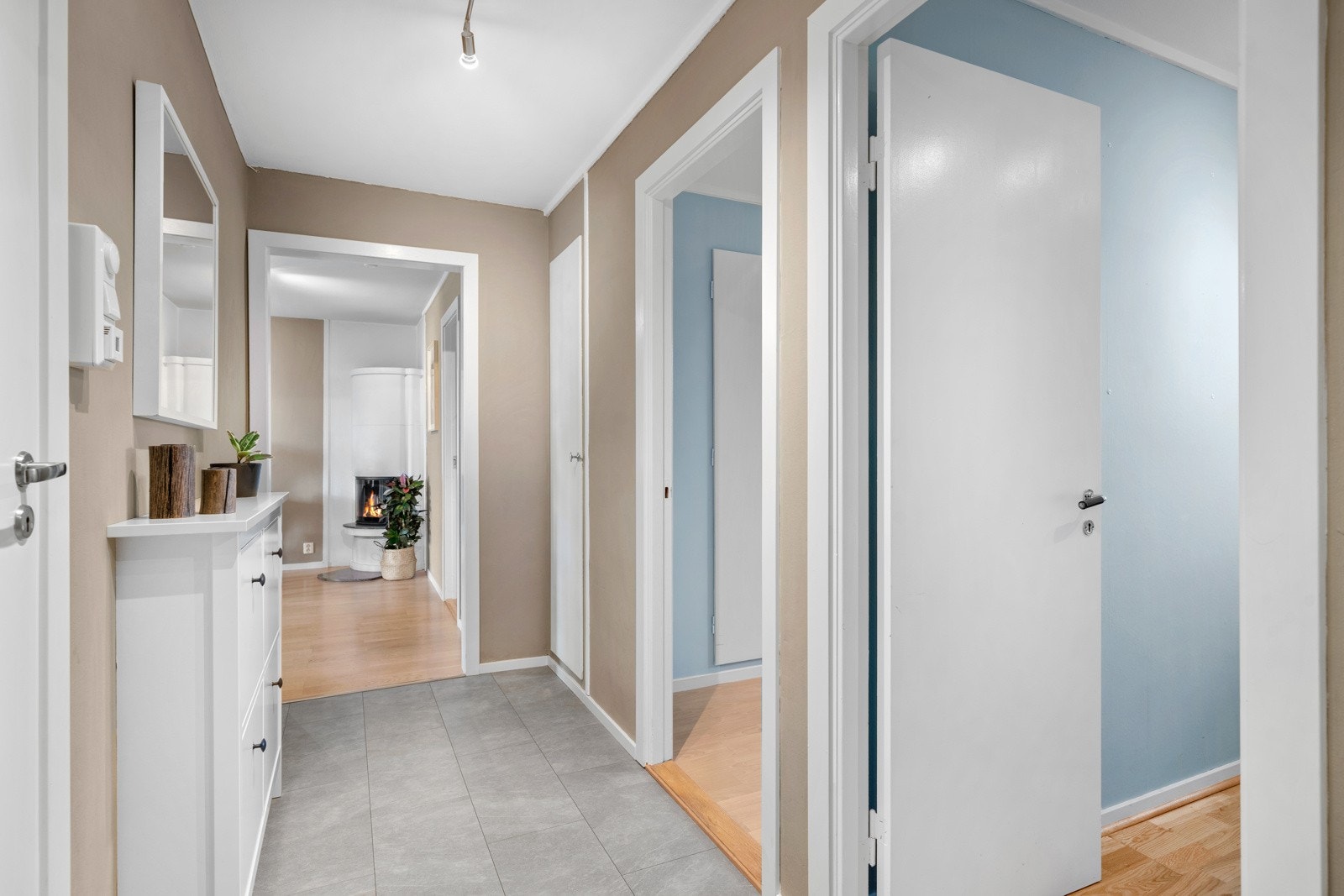 Vi tar turen videre via gangen og inn på badet. Galleribilde