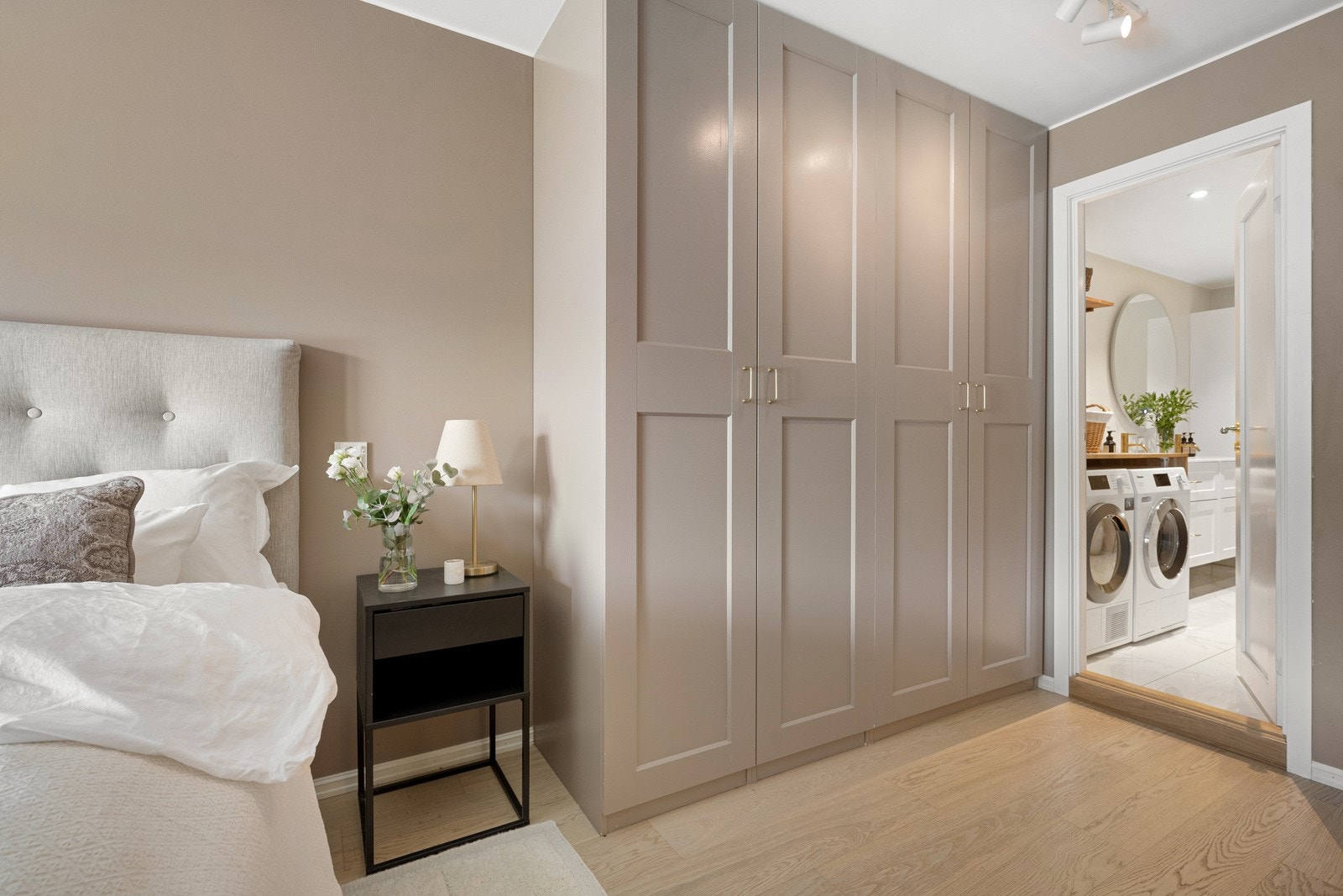Direkte adkomst til "en-suite" bad. Galleribilde