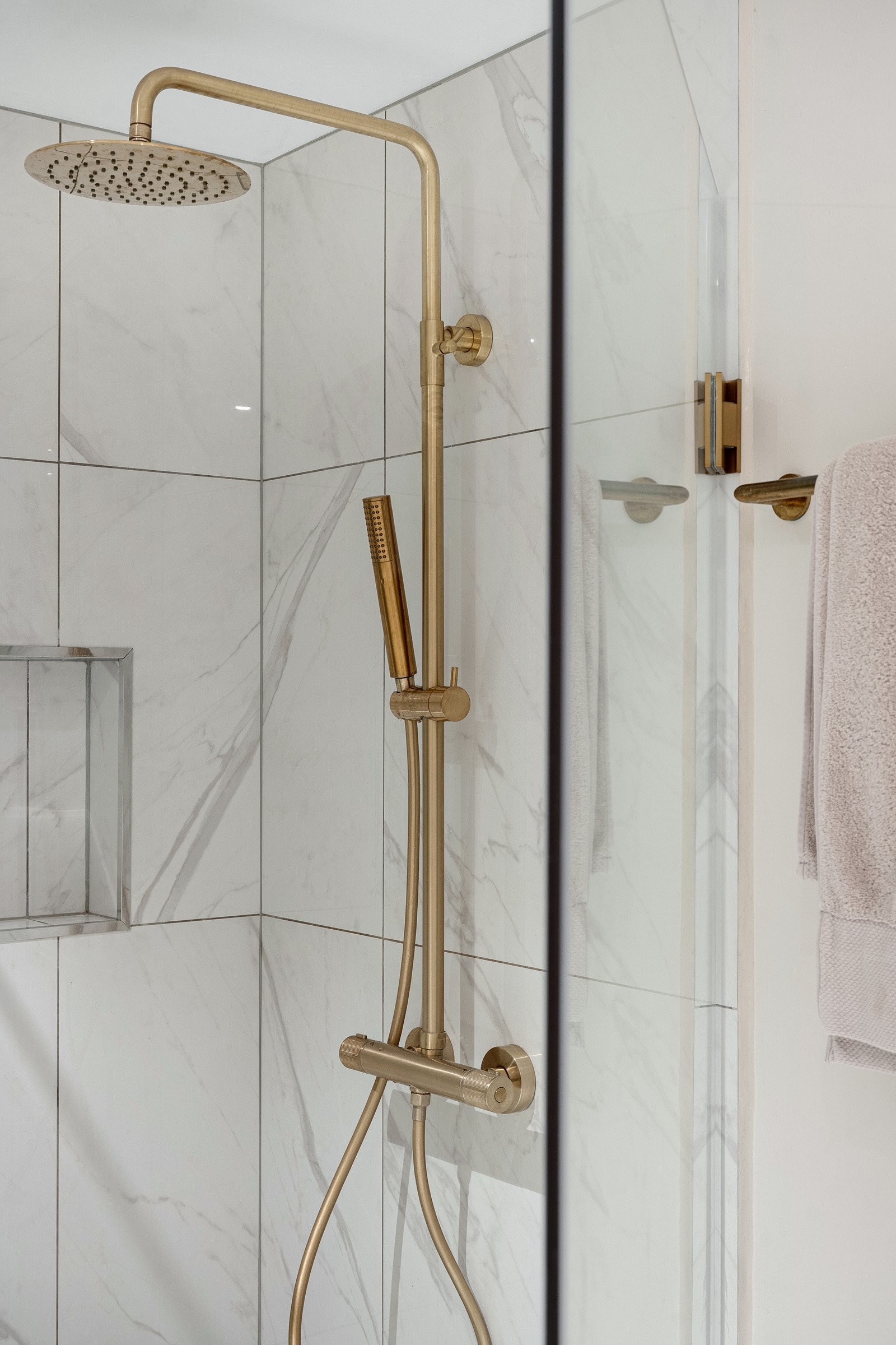 Dette er en bolig bygd med fokus på detaljer. Galleribilde