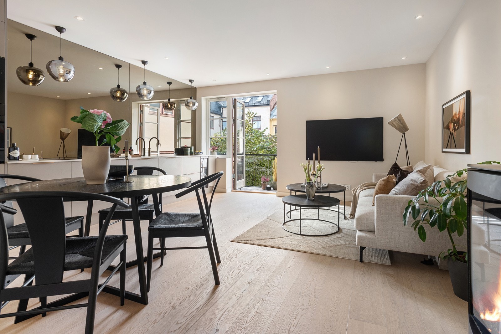 Leiligheten ble omfattende oppusset i 2023 og holder en høy standard Galleribilde