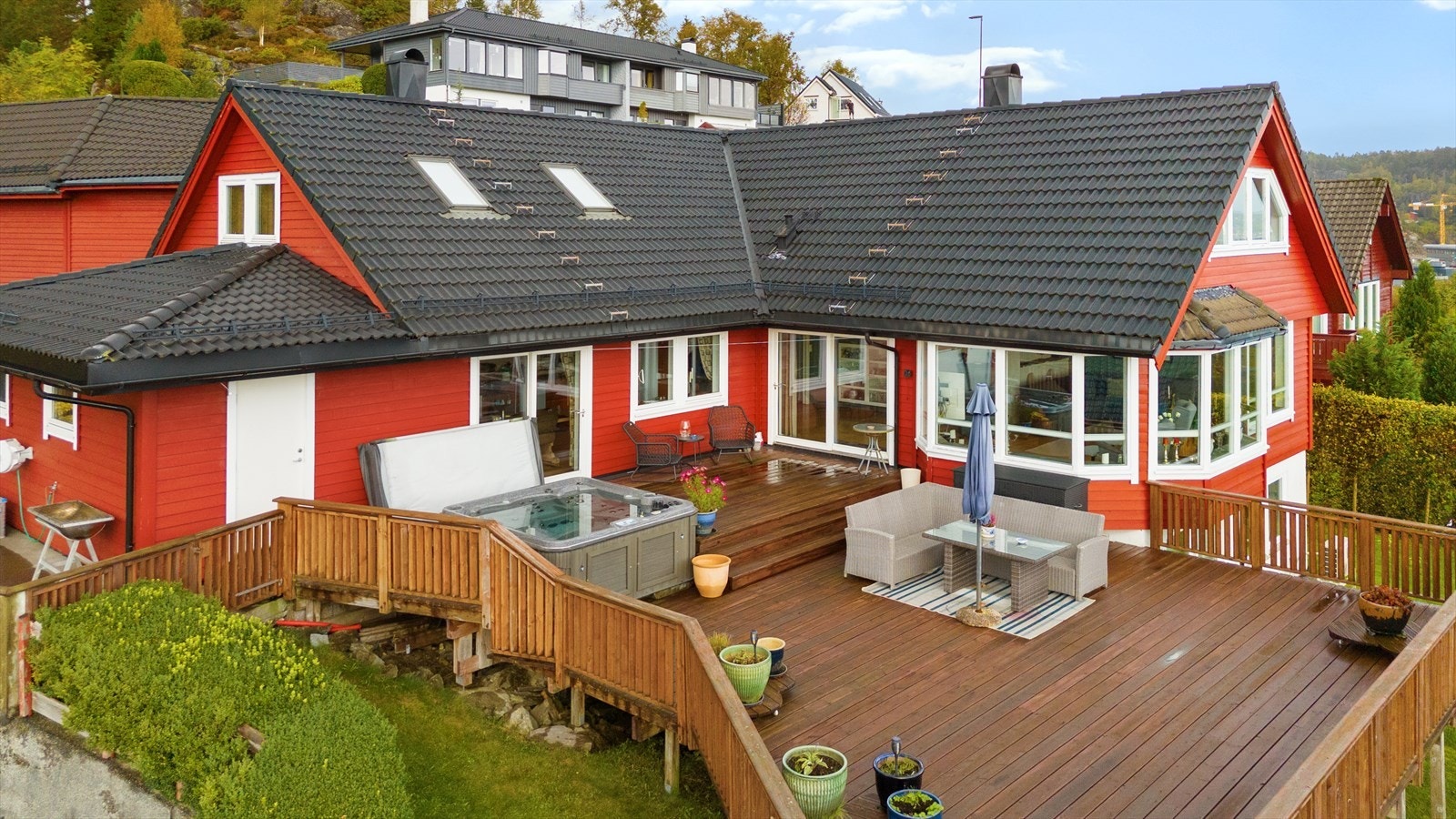 Etterisolert tak og skiftet taksten i 2014 (kilde: eier). Galleribilde