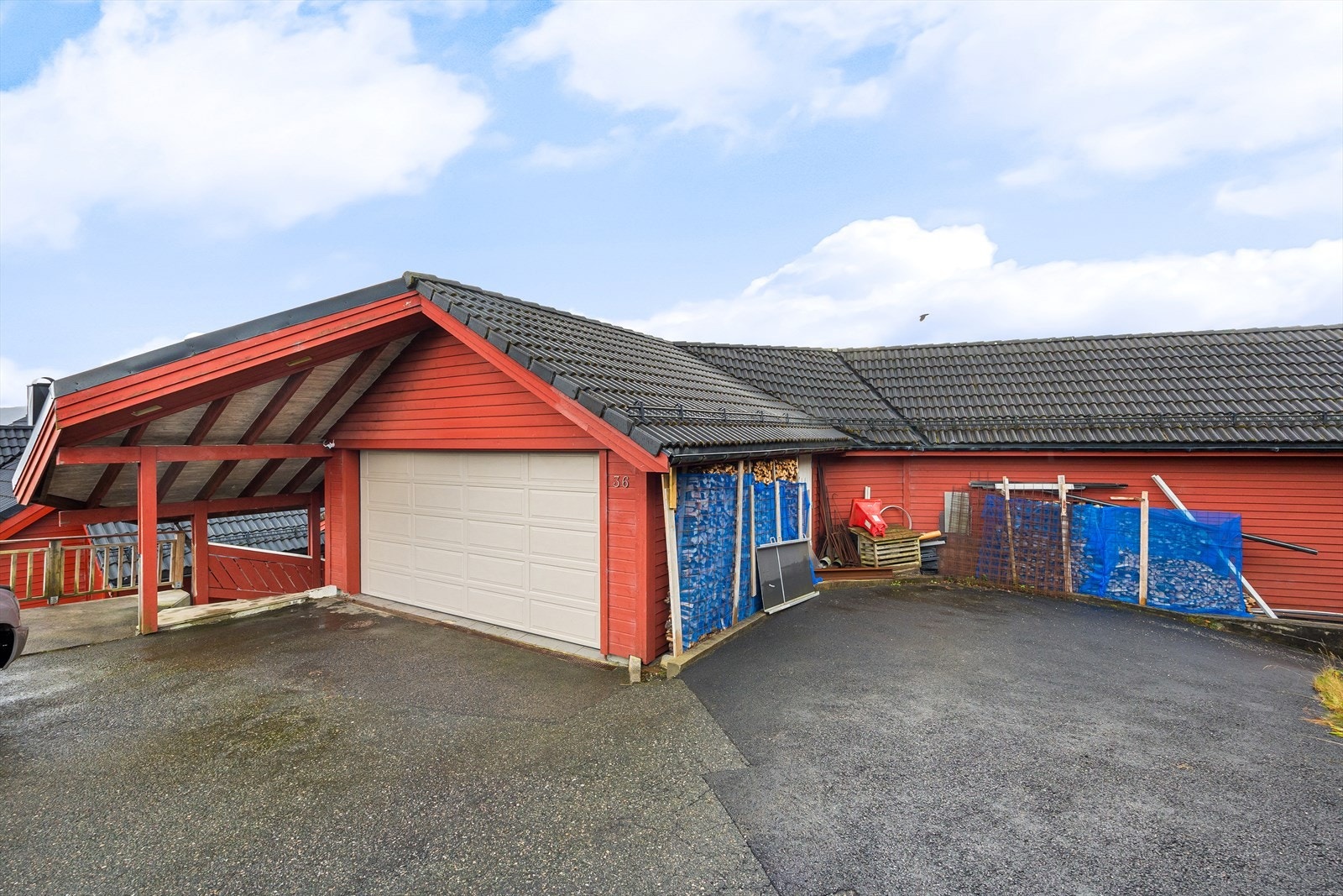 Stor garasje på hele 86 m². Galleribilde