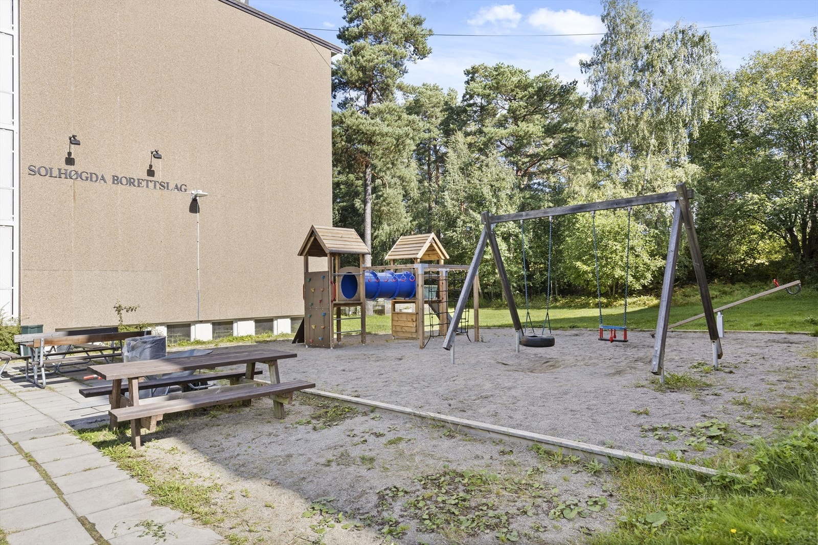 Borettslaget har flotte fellesområder med blant annet lekeapparat for de minste. Galleribilde