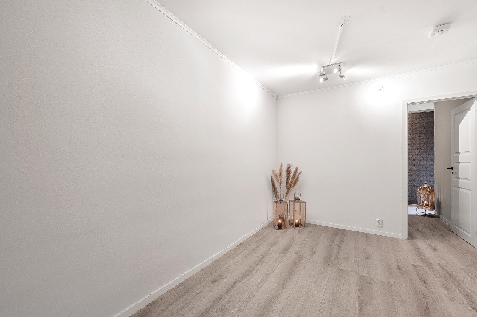 Det kan eventuelt innredes med et hyggelig spisebord med god plass til middagsgjester. Galleribilde