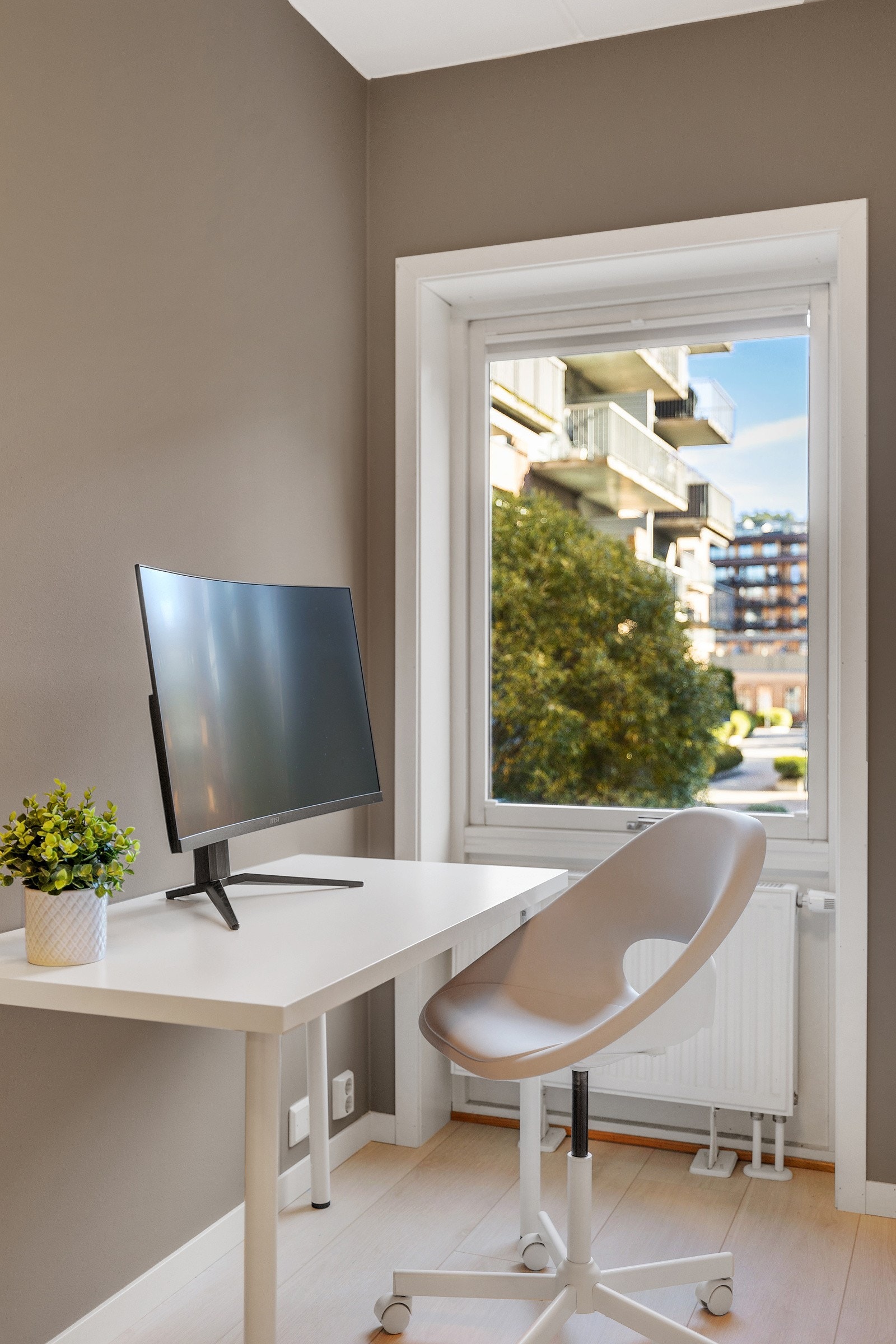 Rommet egner seg godt som barnerom og kontor. Galleribilde