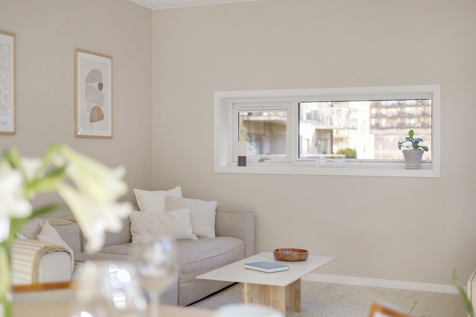 Veggene er malt i en behagelig farge som skaper en lun atmosfære. Galleribilde