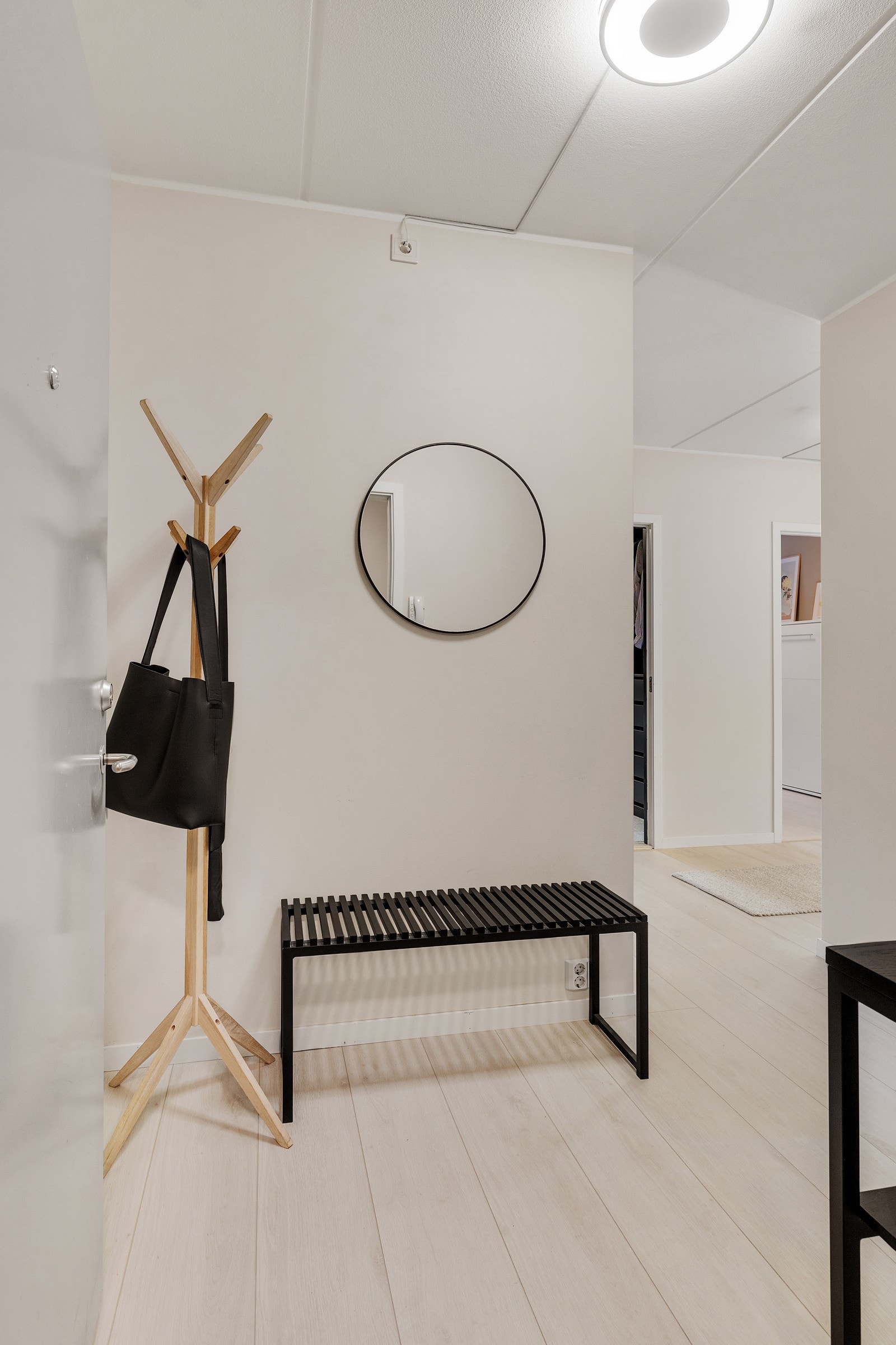 Generøst med plass til oppheng av yttertøy. Galleribilde