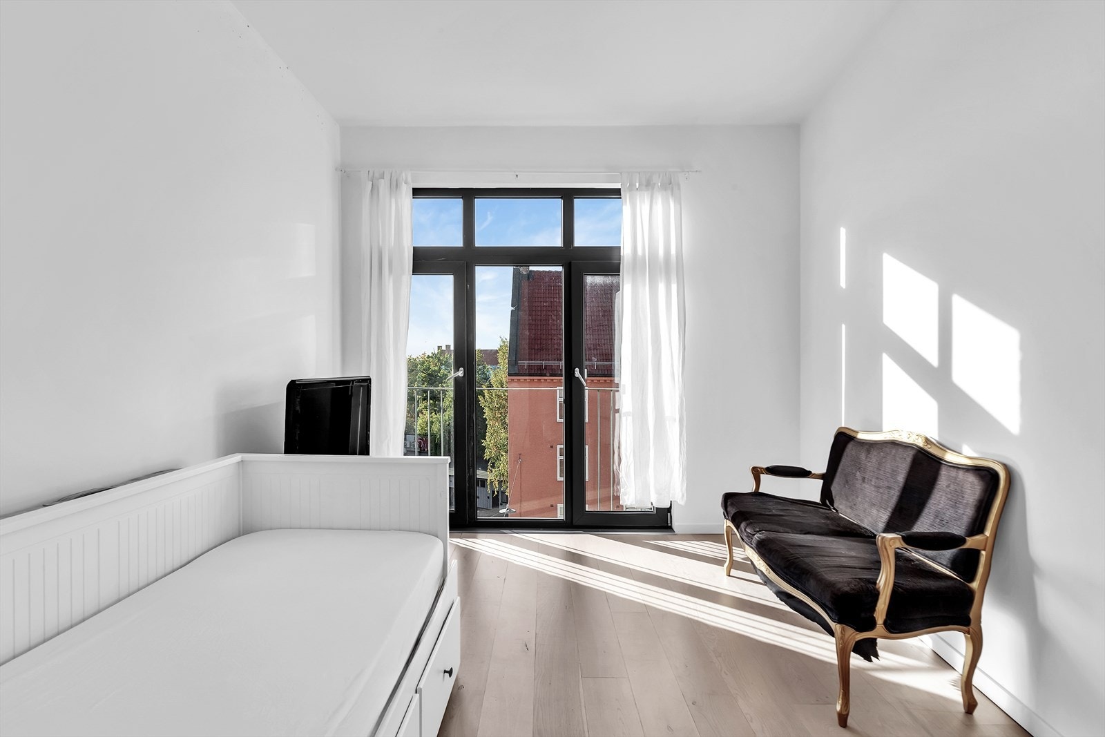 Utleiedelen gir skatteinnfri inntekter på ca. 11.000,- kr i måneden. Galleribilde