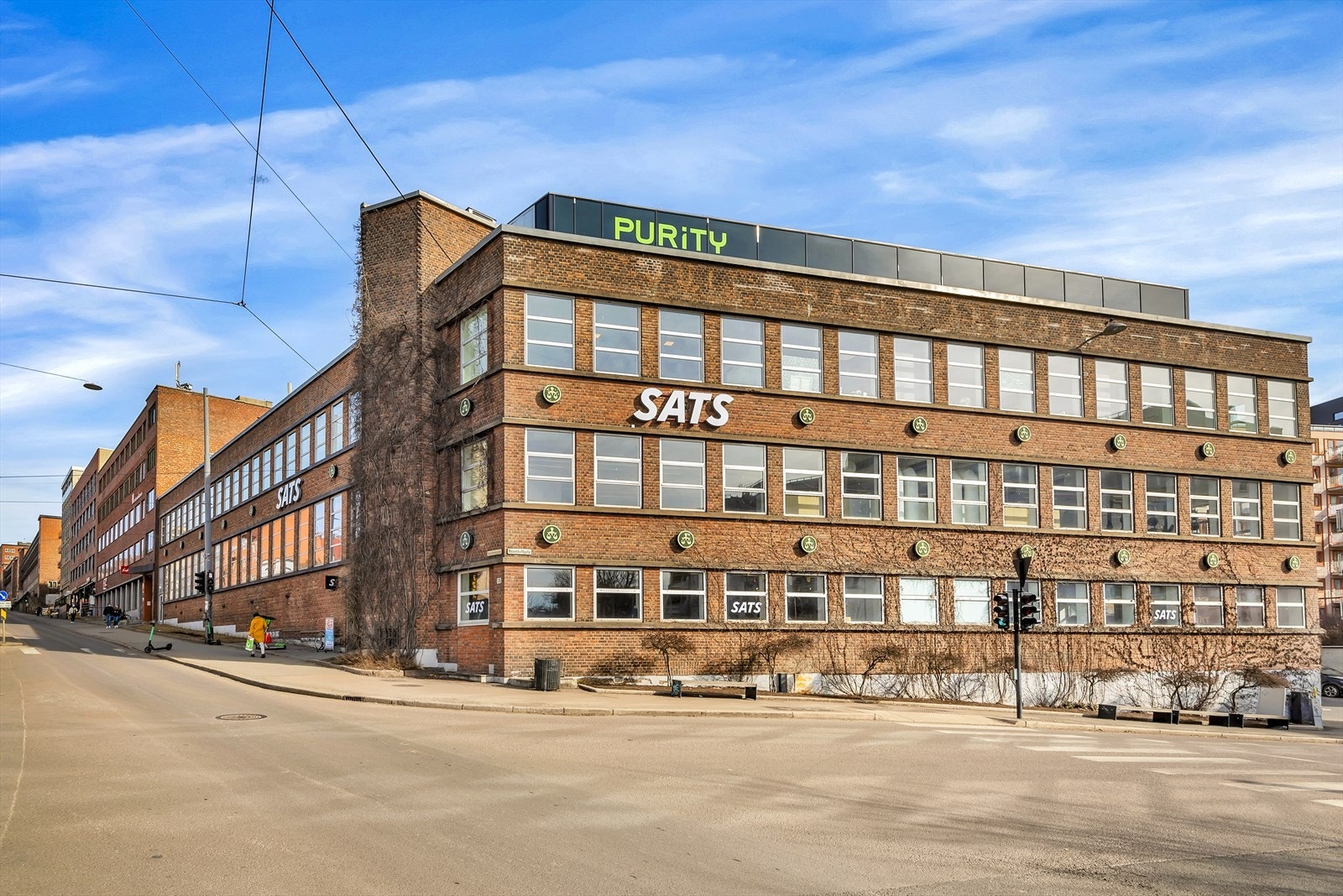 I nærområdet finnes SATS, Fresh Fitness og Mudo gym, som tilbyr gøye gruppetimer og flotte apparater for egen trening. Galleribilde