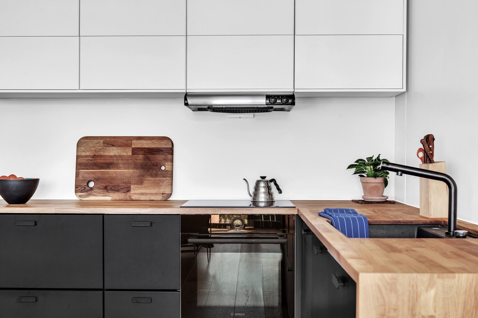 Leiligheten er godt vedlikeholdt og er innflytningsklar. Kjøkken pusset opp i 2019. Galleribilde