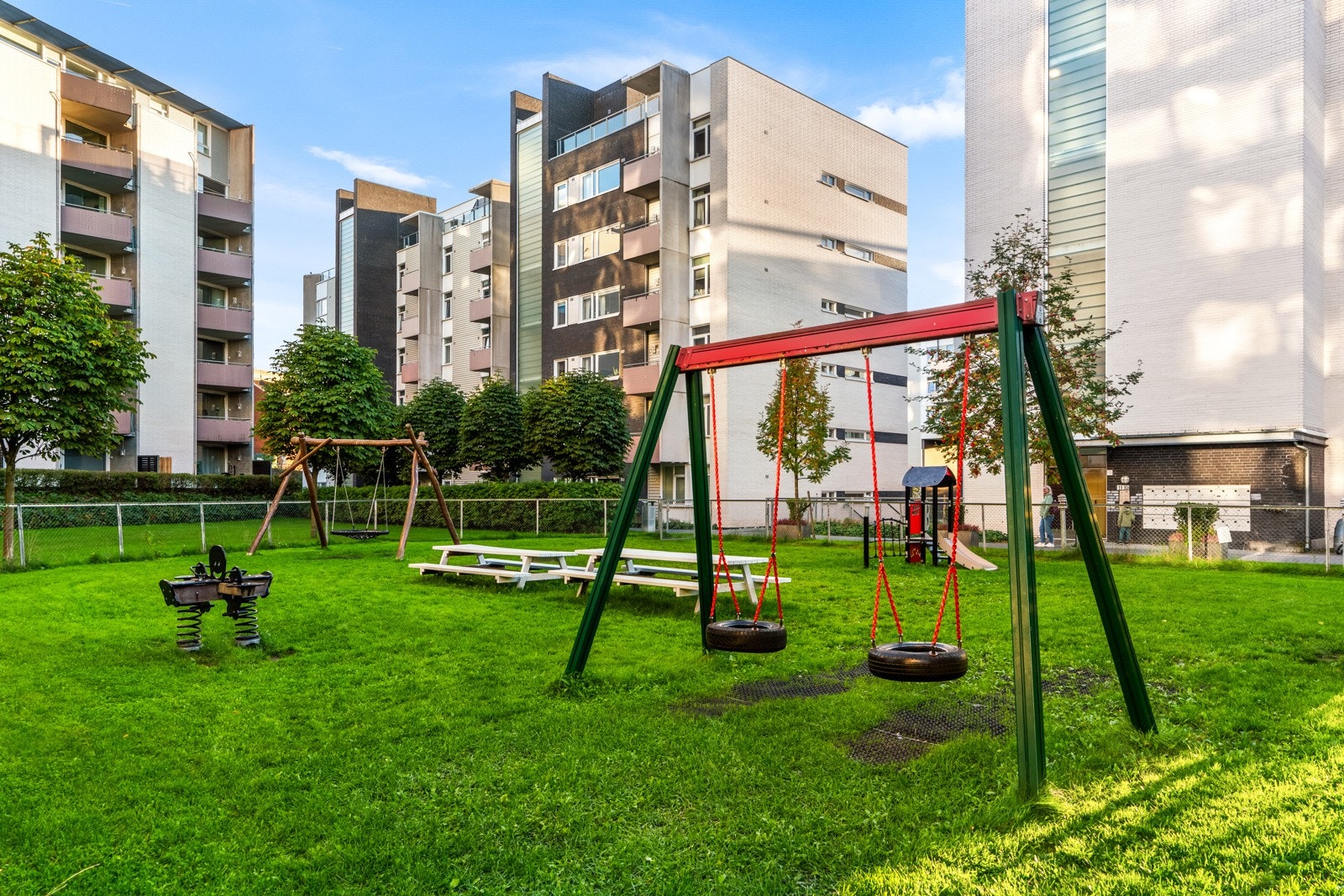 Trivelige grønne fellesarealer rett utenfor døren Galleribilde