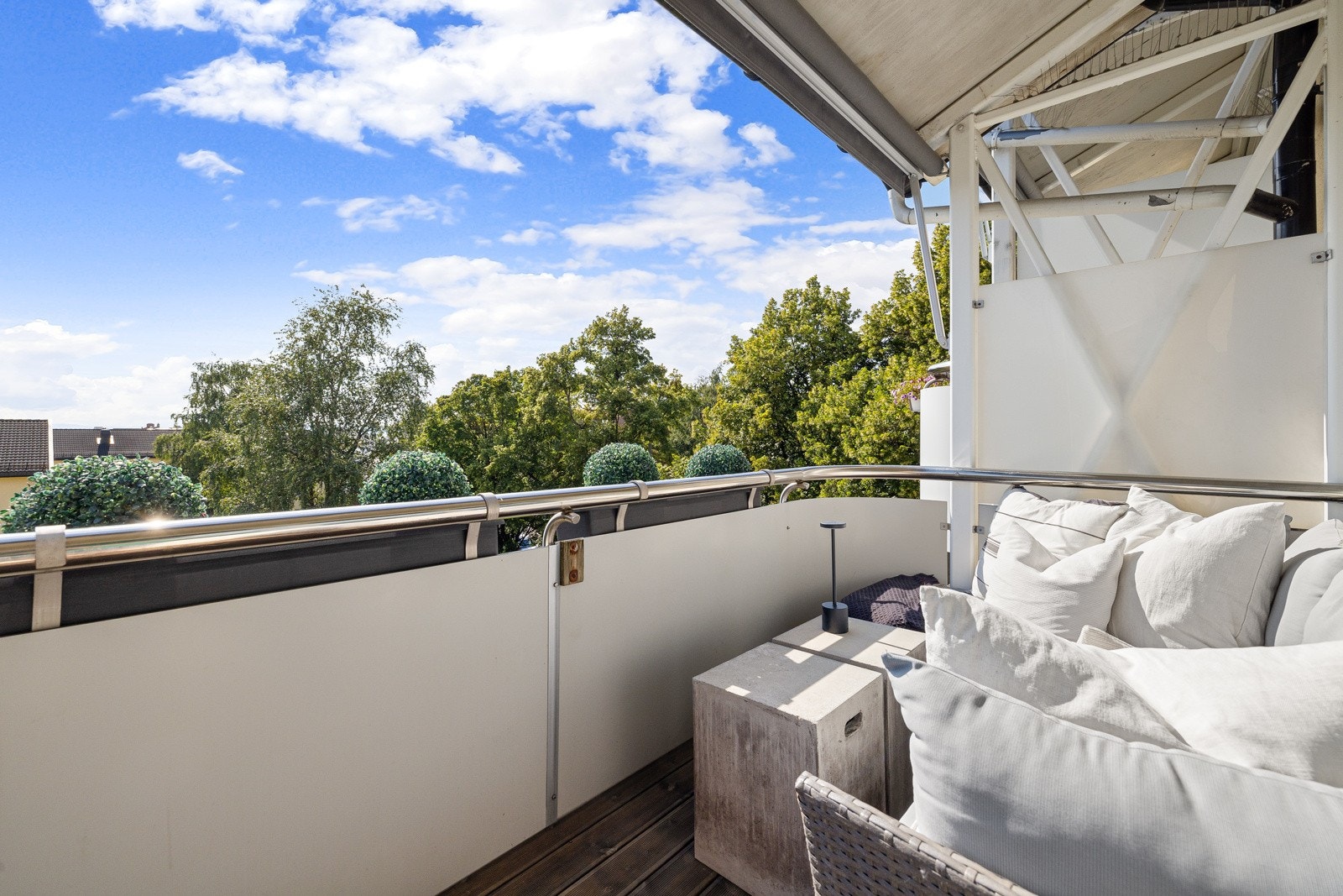 Flott, solrik balkong på 6 kvm vendt mot sydvest. Galleribilde